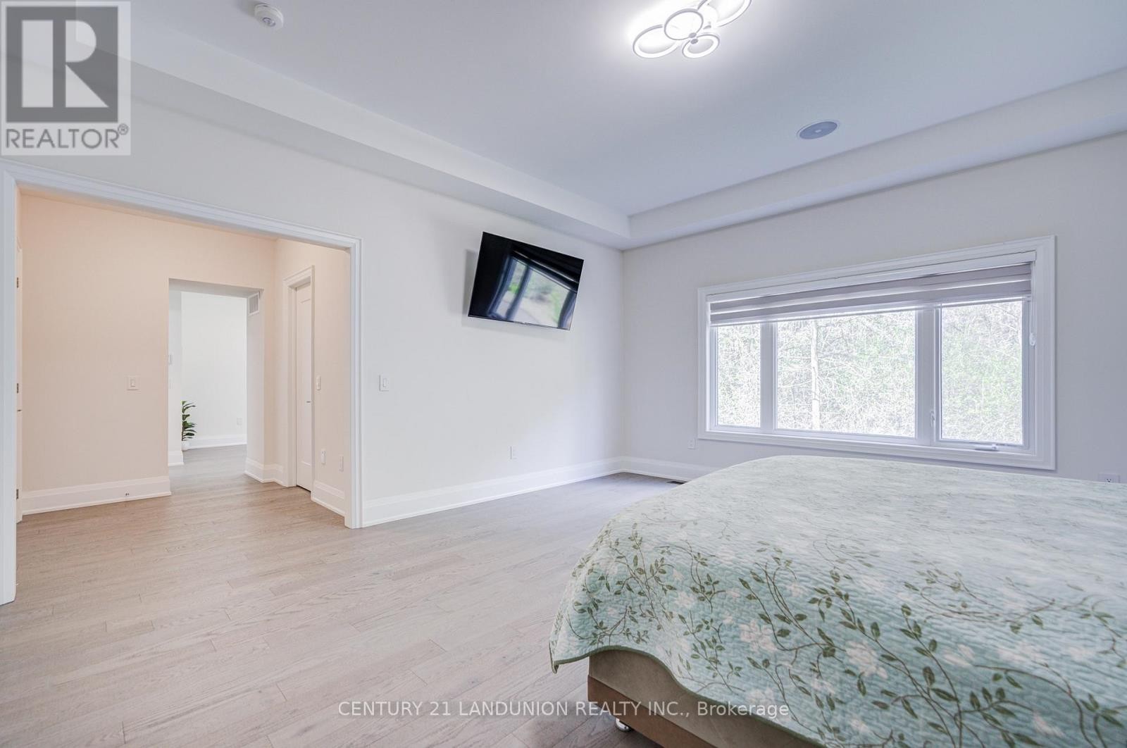 












121 MILKY WAY DRIVE

,
Richmond Hill (Observatory),




Ontario
L4C4L9

