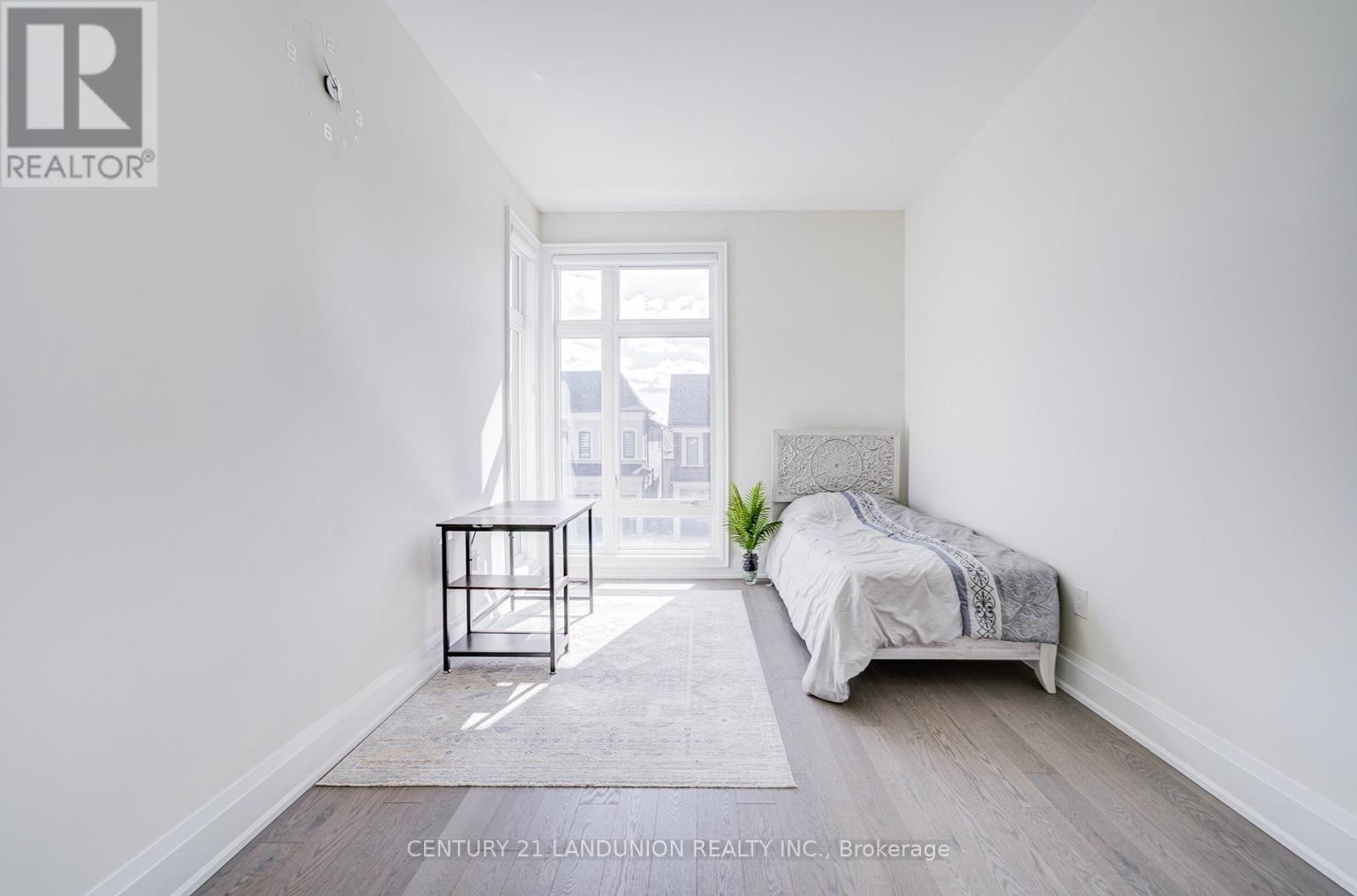 












121 MILKY WAY DRIVE

,
Richmond Hill (Observatory),




Ontario
L4C4L9

