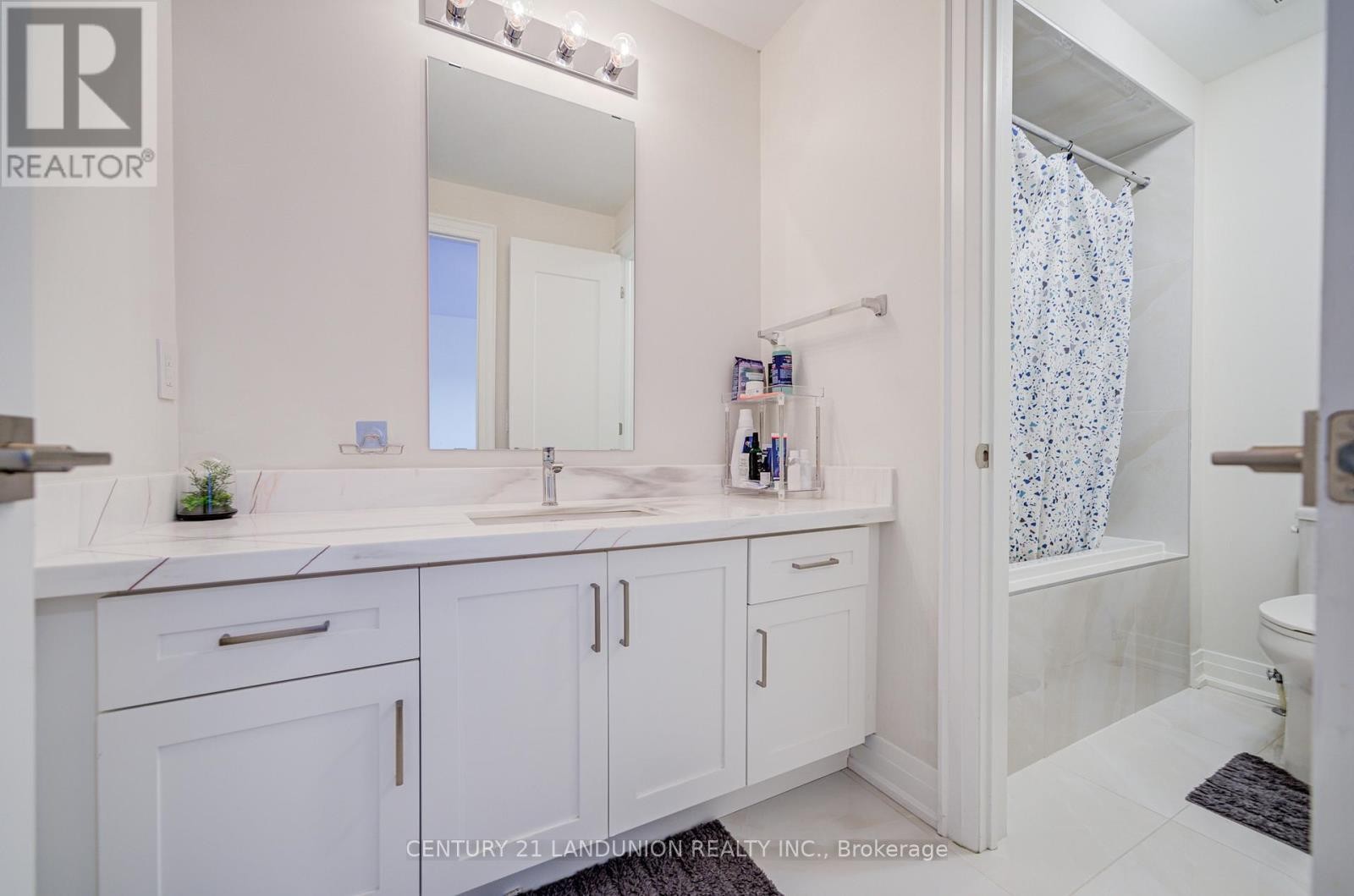 












121 MILKY WAY DRIVE

,
Richmond Hill (Observatory),




Ontario
L4C4L9

