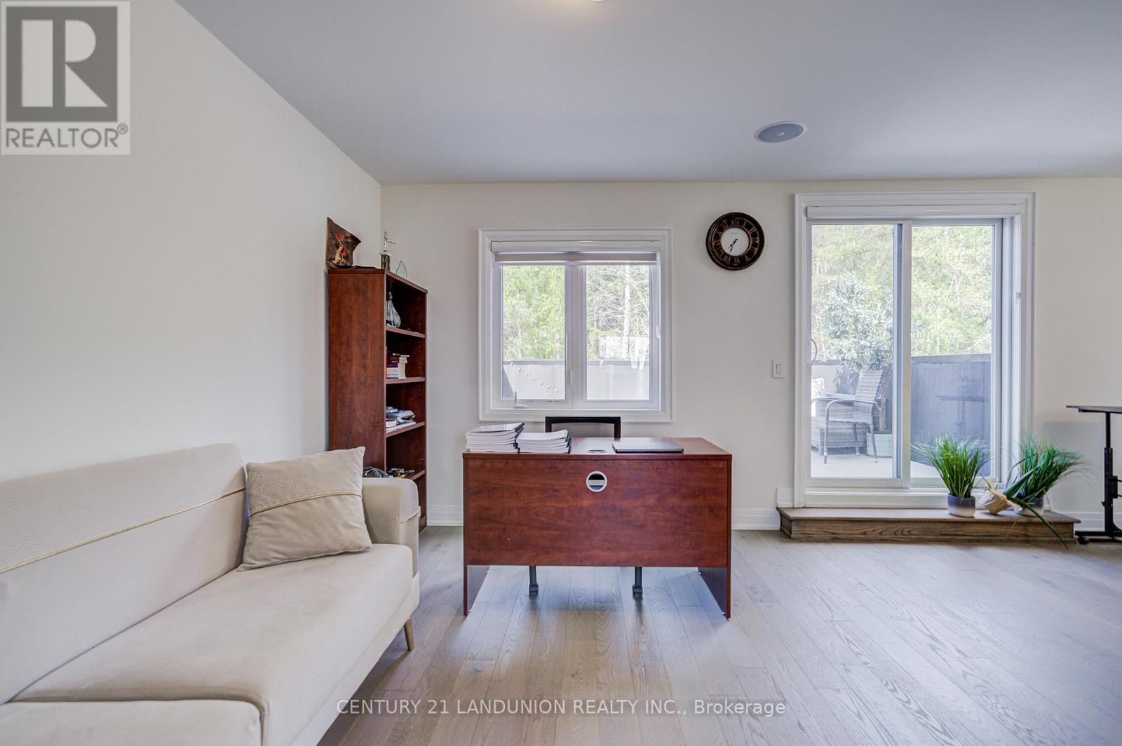 












121 MILKY WAY DRIVE

,
Richmond Hill (Observatory),




Ontario
L4C4L9

