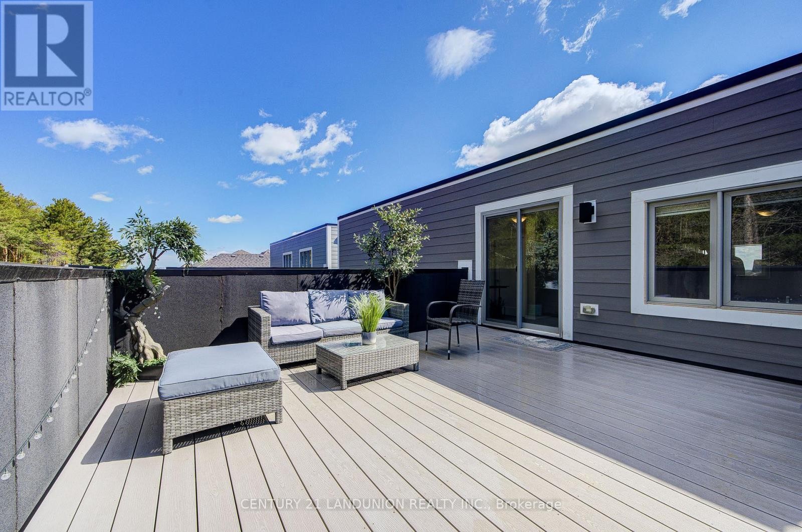












121 MILKY WAY DRIVE

,
Richmond Hill (Observatory),




Ontario
L4C4L9

