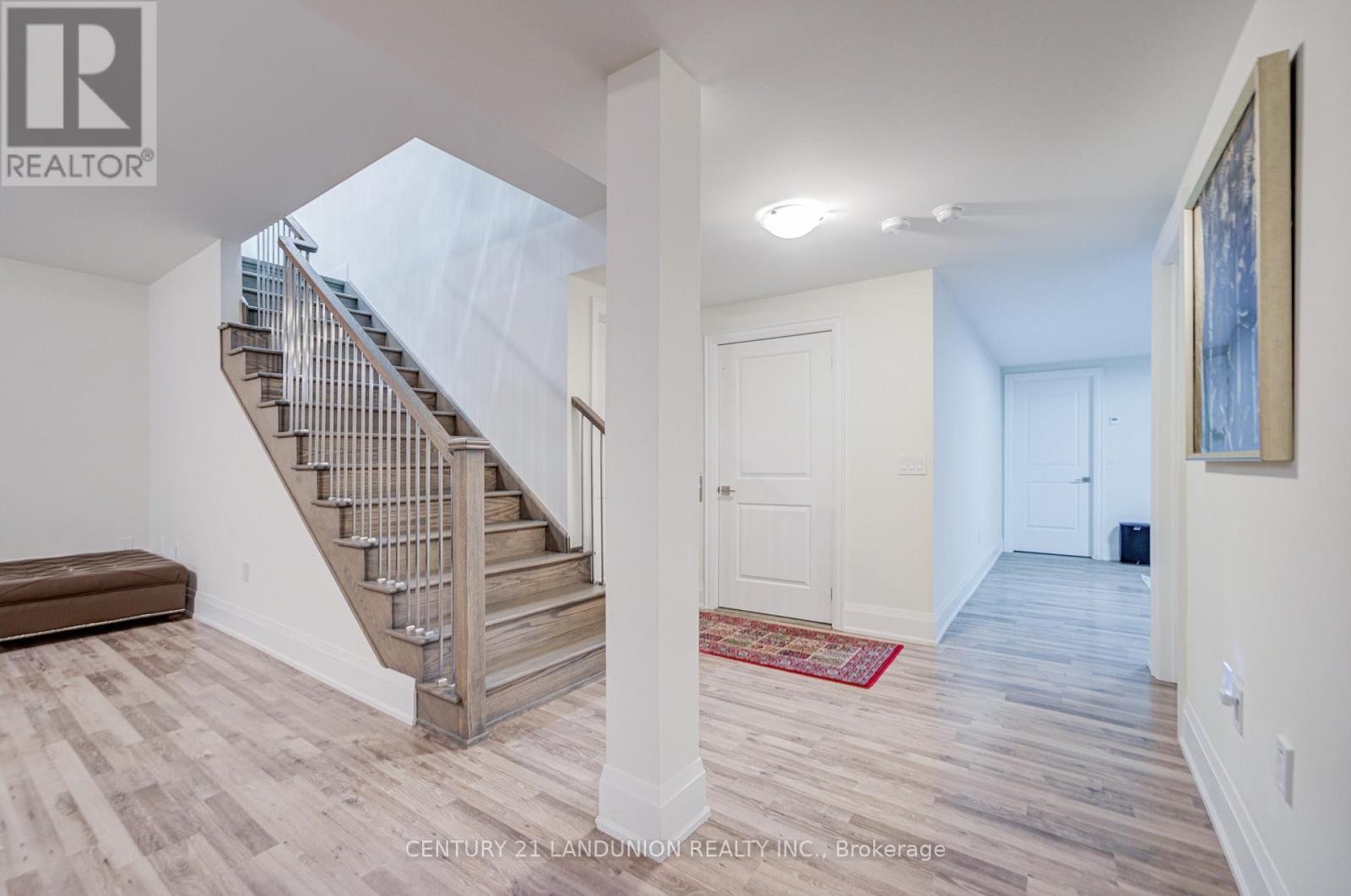 












121 MILKY WAY DRIVE

,
Richmond Hill (Observatory),




Ontario
L4C4L9

