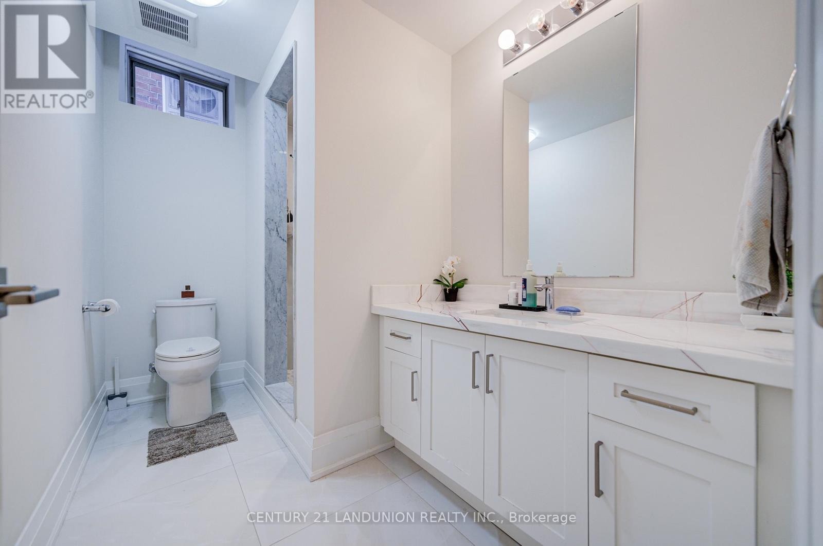 












121 MILKY WAY DRIVE

,
Richmond Hill (Observatory),




Ontario
L4C4L9

