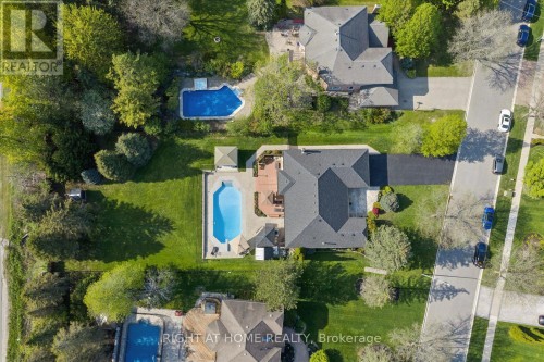 West Facing On A 95 X 226 lot!