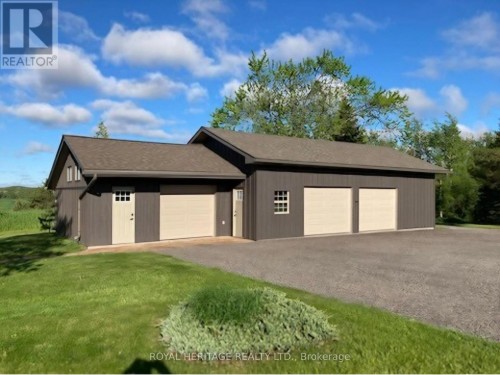 Dream Workshop / Garage