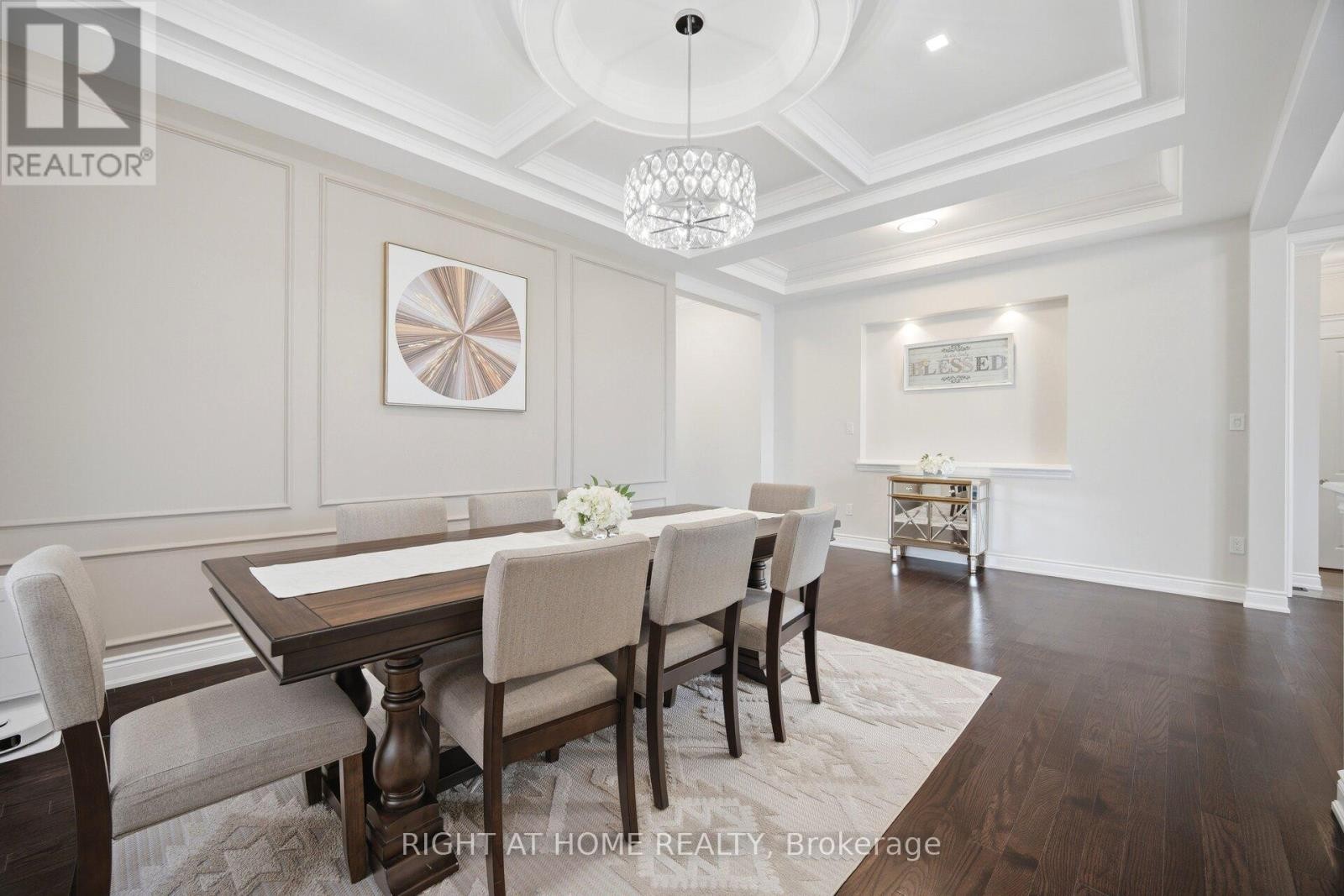 












17 LACROSSE TRAIL

,
Vaughan (Kleinburg),




Ontario
L4H4S7


