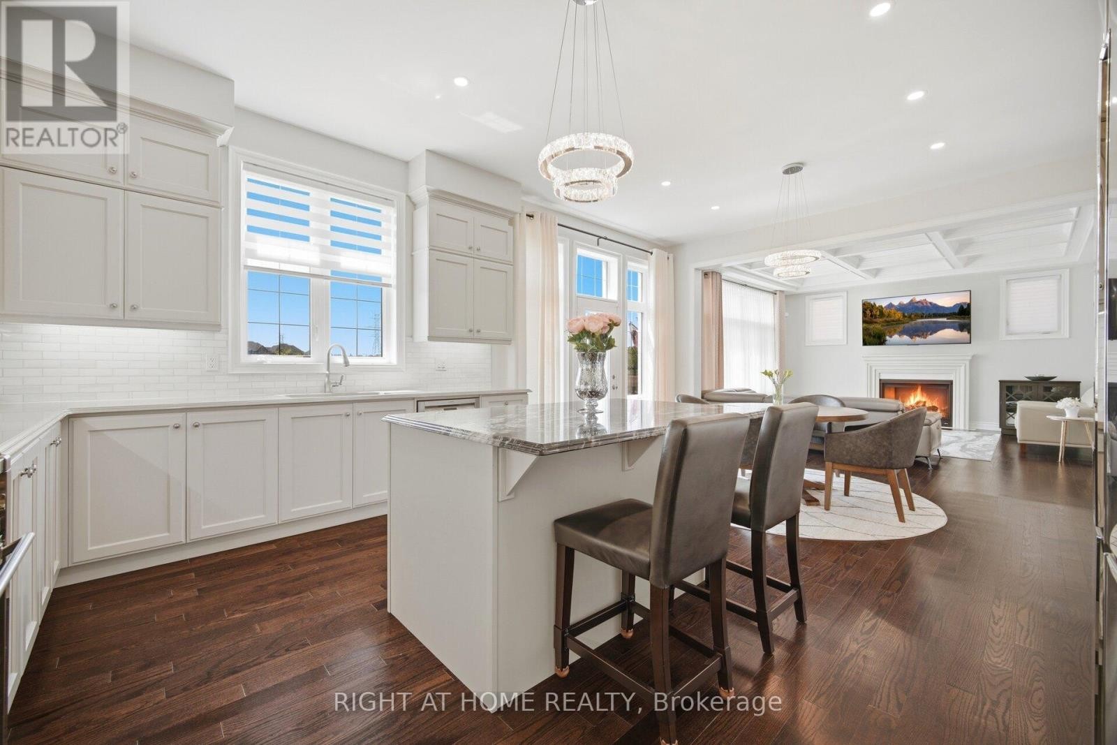 












17 LACROSSE TRAIL

,
Vaughan (Kleinburg),




Ontario
L4H4S7

