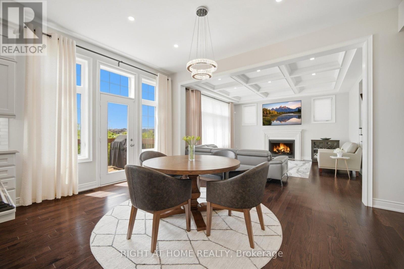 












17 LACROSSE TRAIL

,
Vaughan (Kleinburg),




Ontario
L4H4S7


