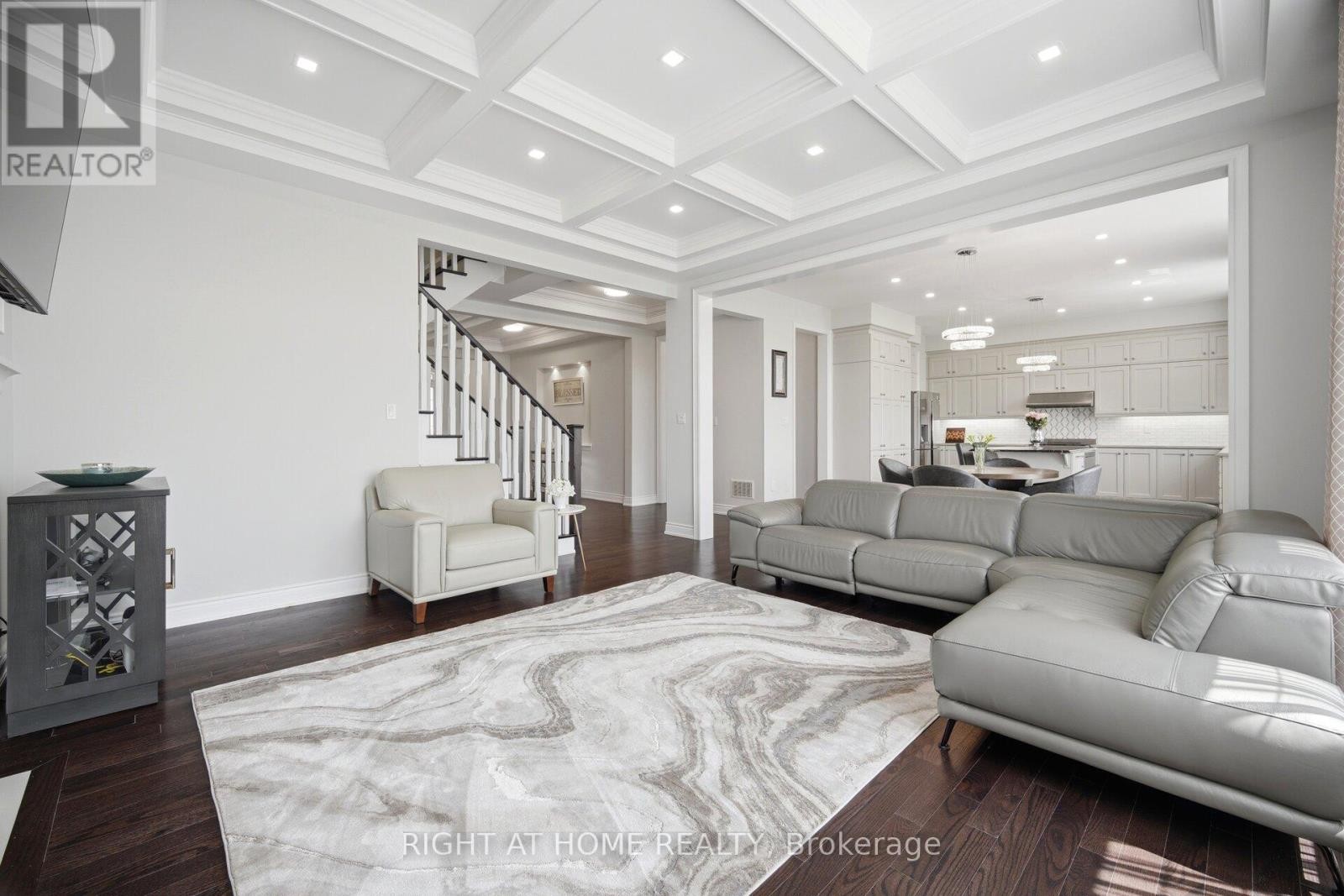 












17 LACROSSE TRAIL

,
Vaughan (Kleinburg),




Ontario
L4H4S7


