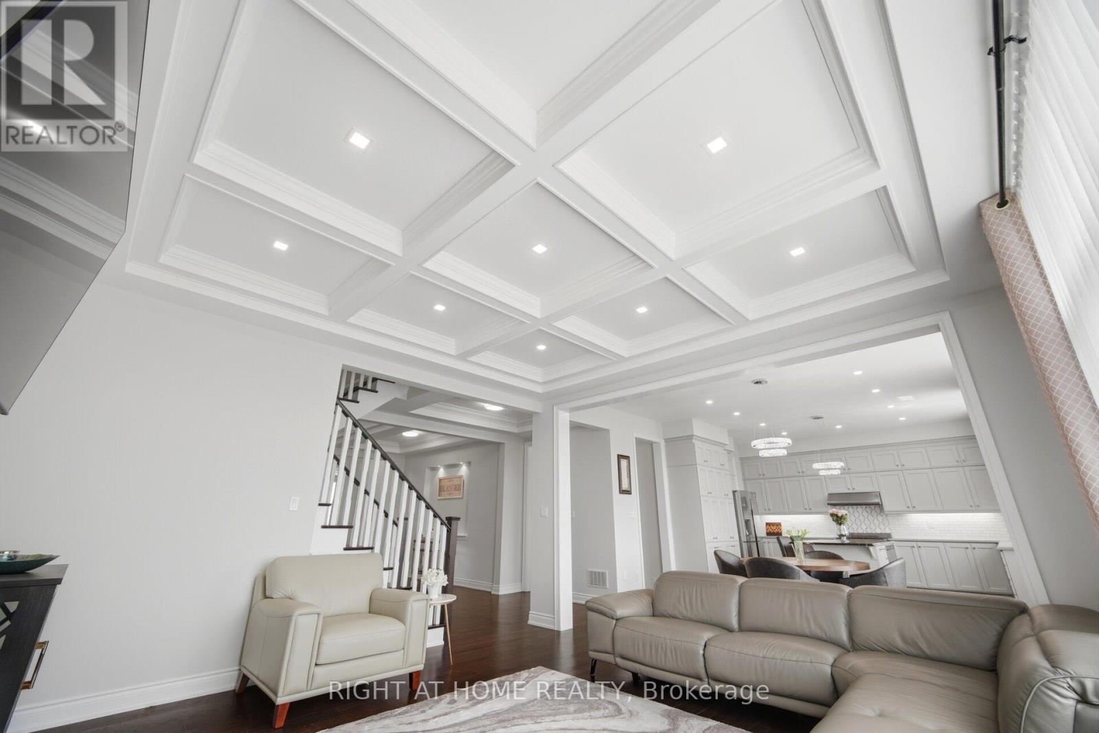 












17 LACROSSE TRAIL

,
Vaughan (Kleinburg),




Ontario
L4H4S7

