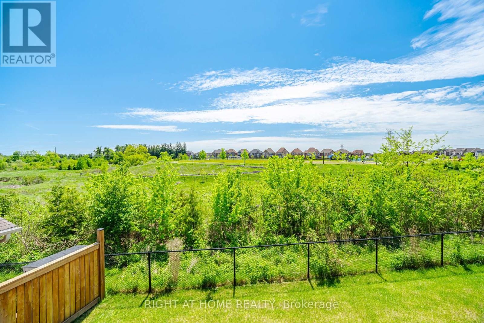 












17 LACROSSE TRAIL

,
Vaughan (Kleinburg),




Ontario
L4H4S7

