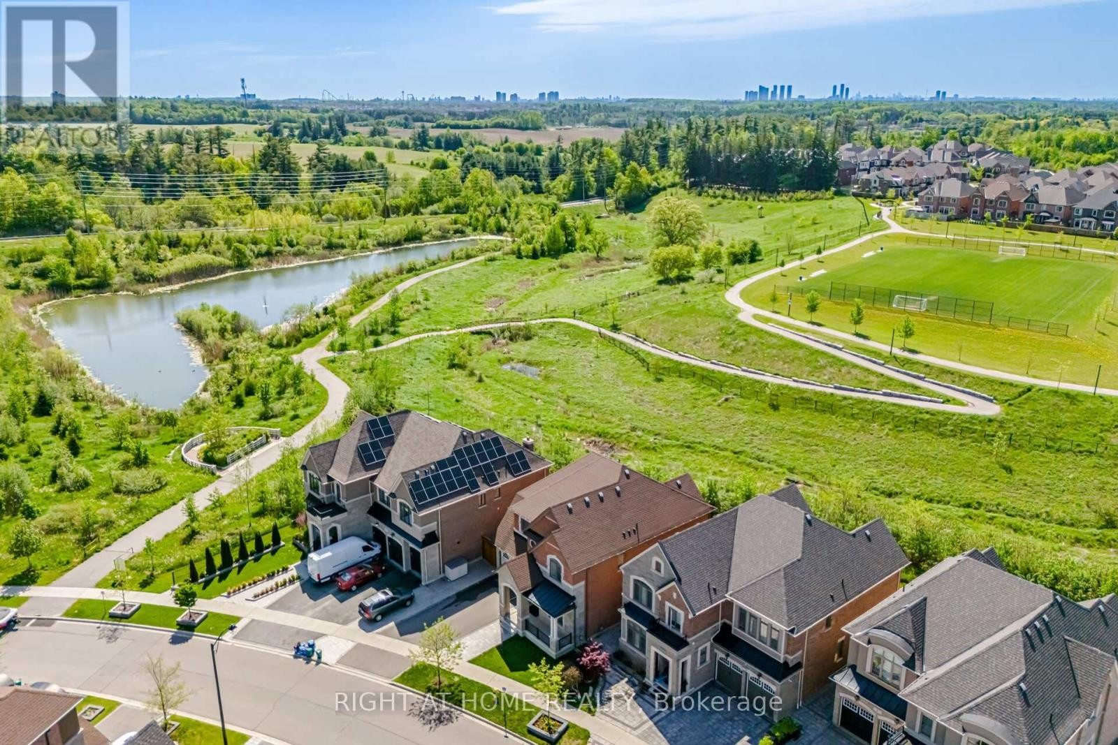 












17 LACROSSE TRAIL

,
Vaughan (Kleinburg),




Ontario
L4H4S7

