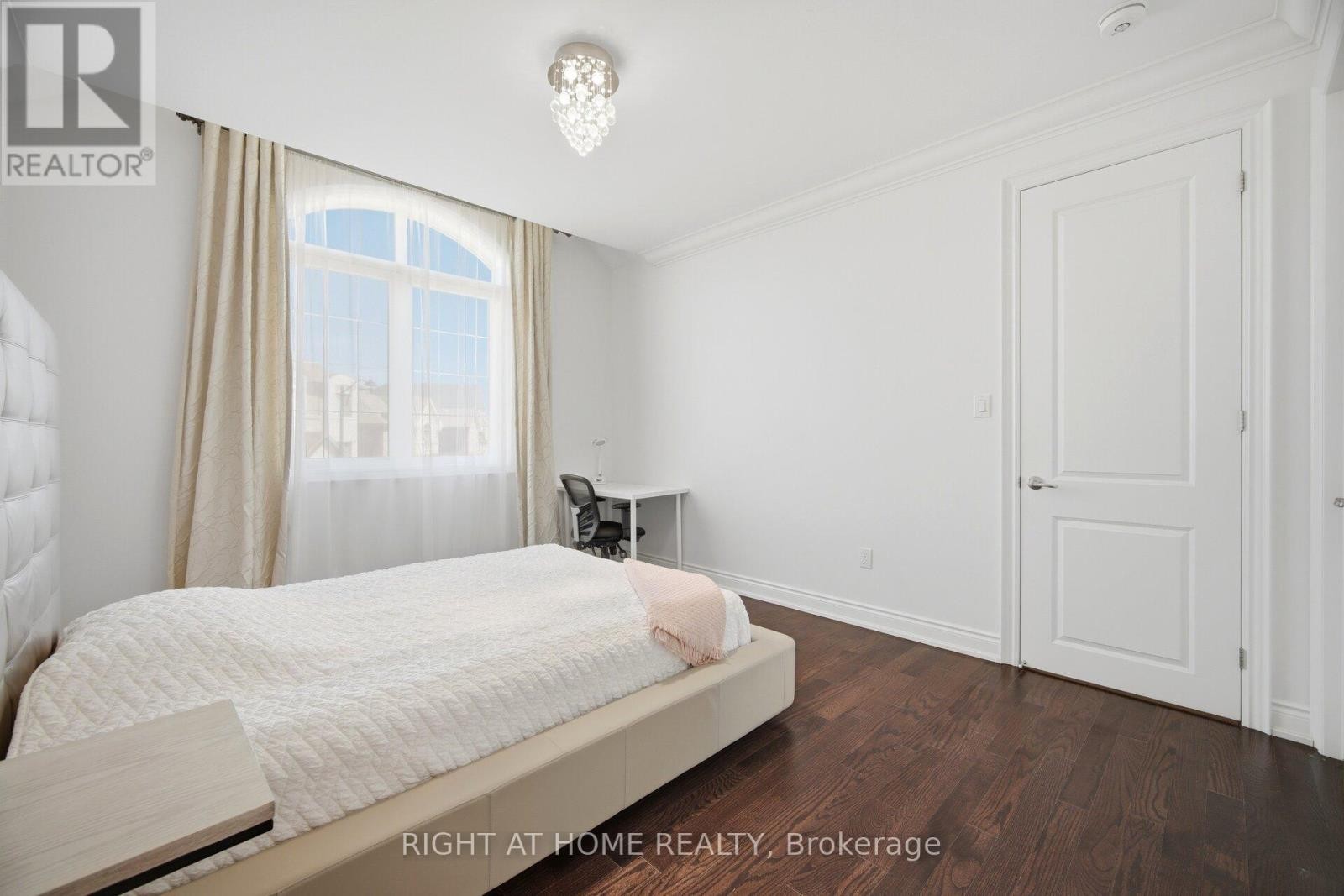 












17 LACROSSE TRAIL

,
Vaughan (Kleinburg),




Ontario
L4H4S7

