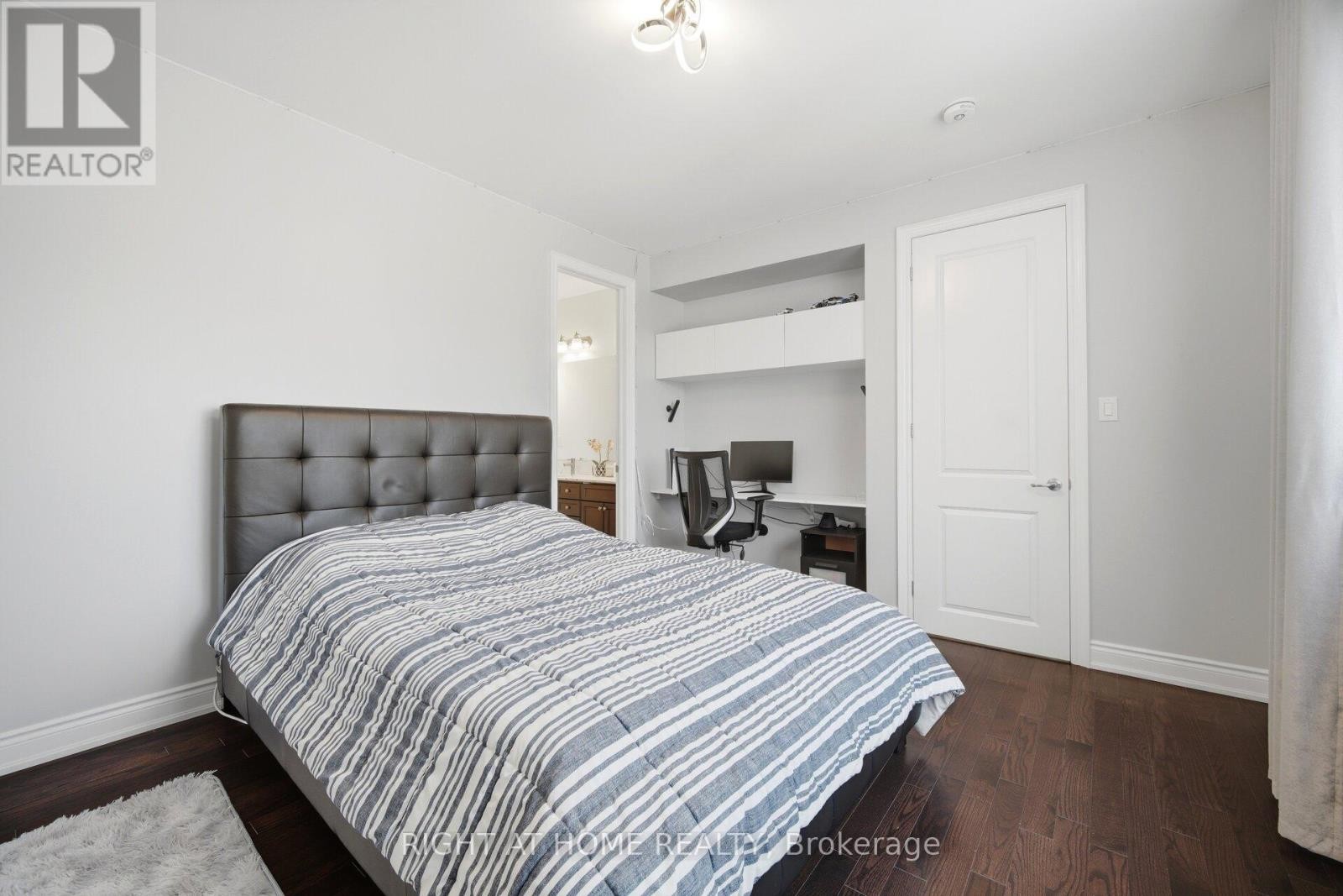 












17 LACROSSE TRAIL

,
Vaughan (Kleinburg),




Ontario
L4H4S7

