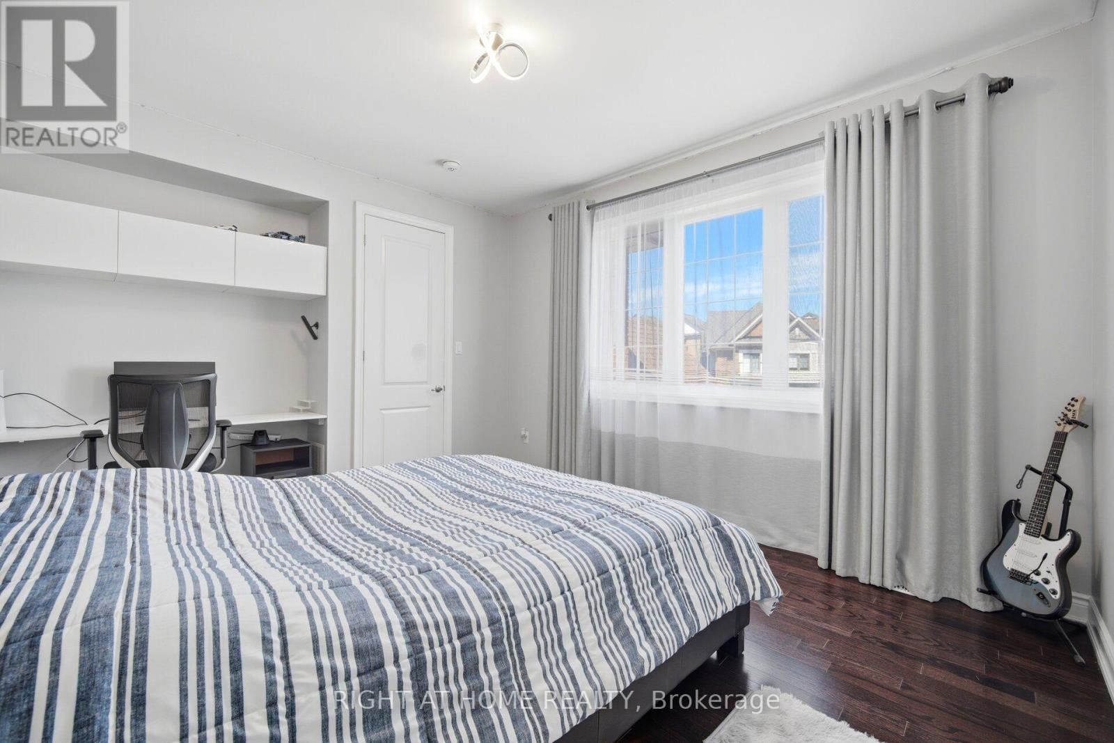 












17 LACROSSE TRAIL

,
Vaughan (Kleinburg),




Ontario
L4H4S7

