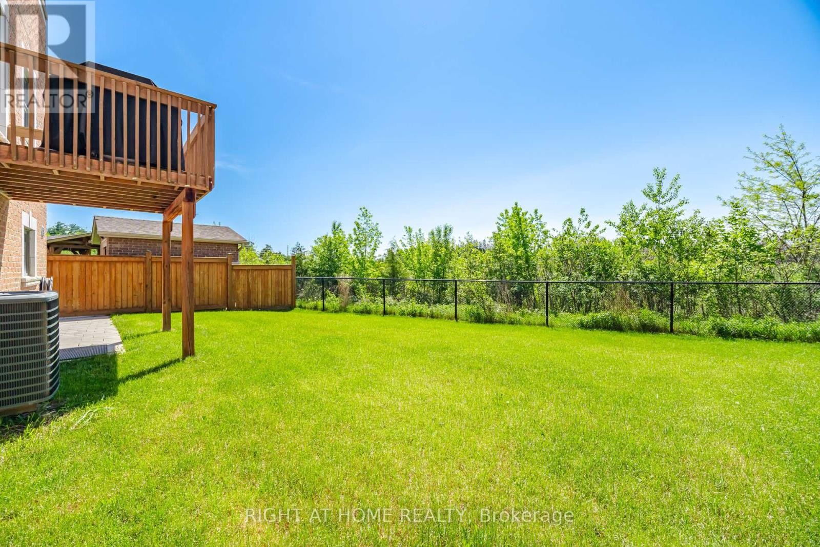 












17 LACROSSE TRAIL

,
Vaughan (Kleinburg),




Ontario
L4H4S7

