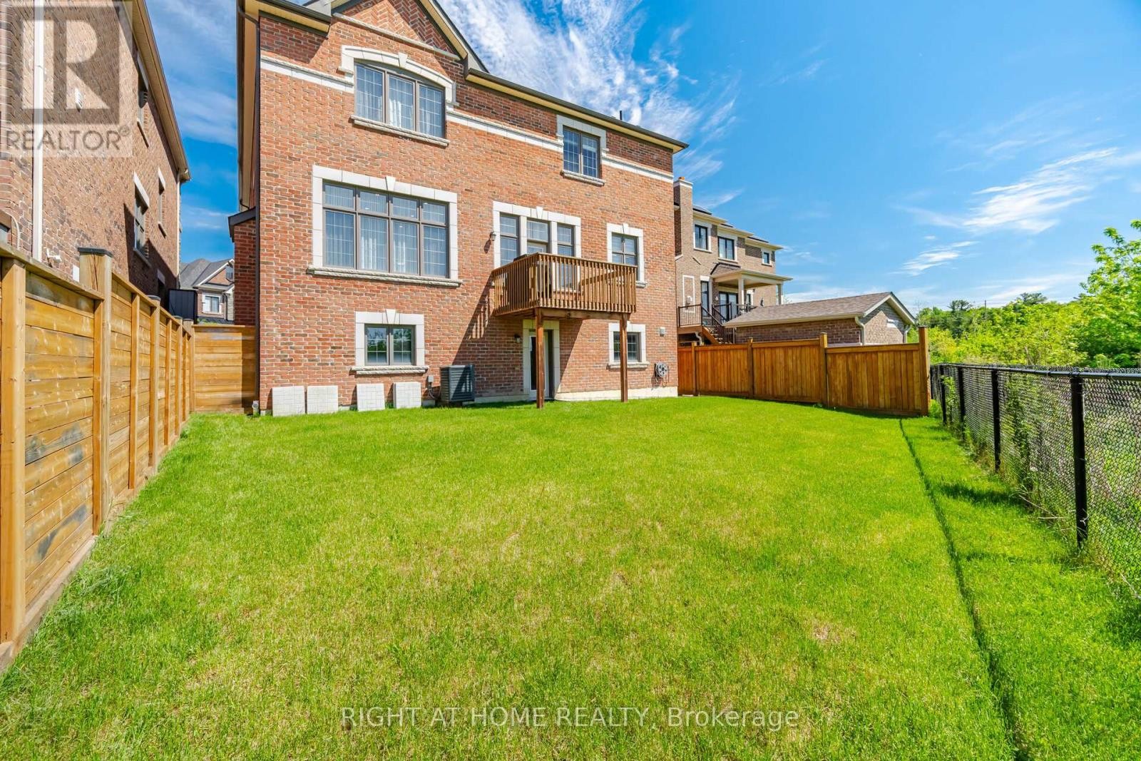 












17 LACROSSE TRAIL

,
Vaughan (Kleinburg),




Ontario
L4H4S7

