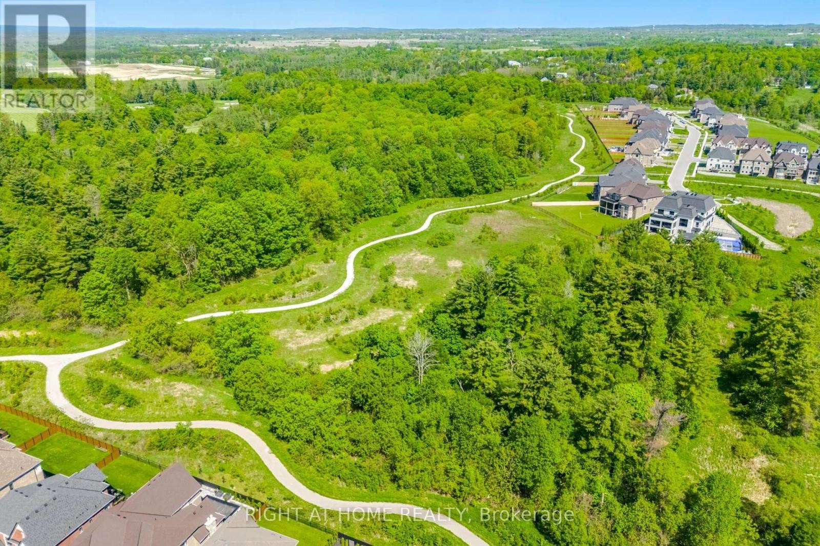 












17 LACROSSE TRAIL

,
Vaughan (Kleinburg),




Ontario
L4H4S7

