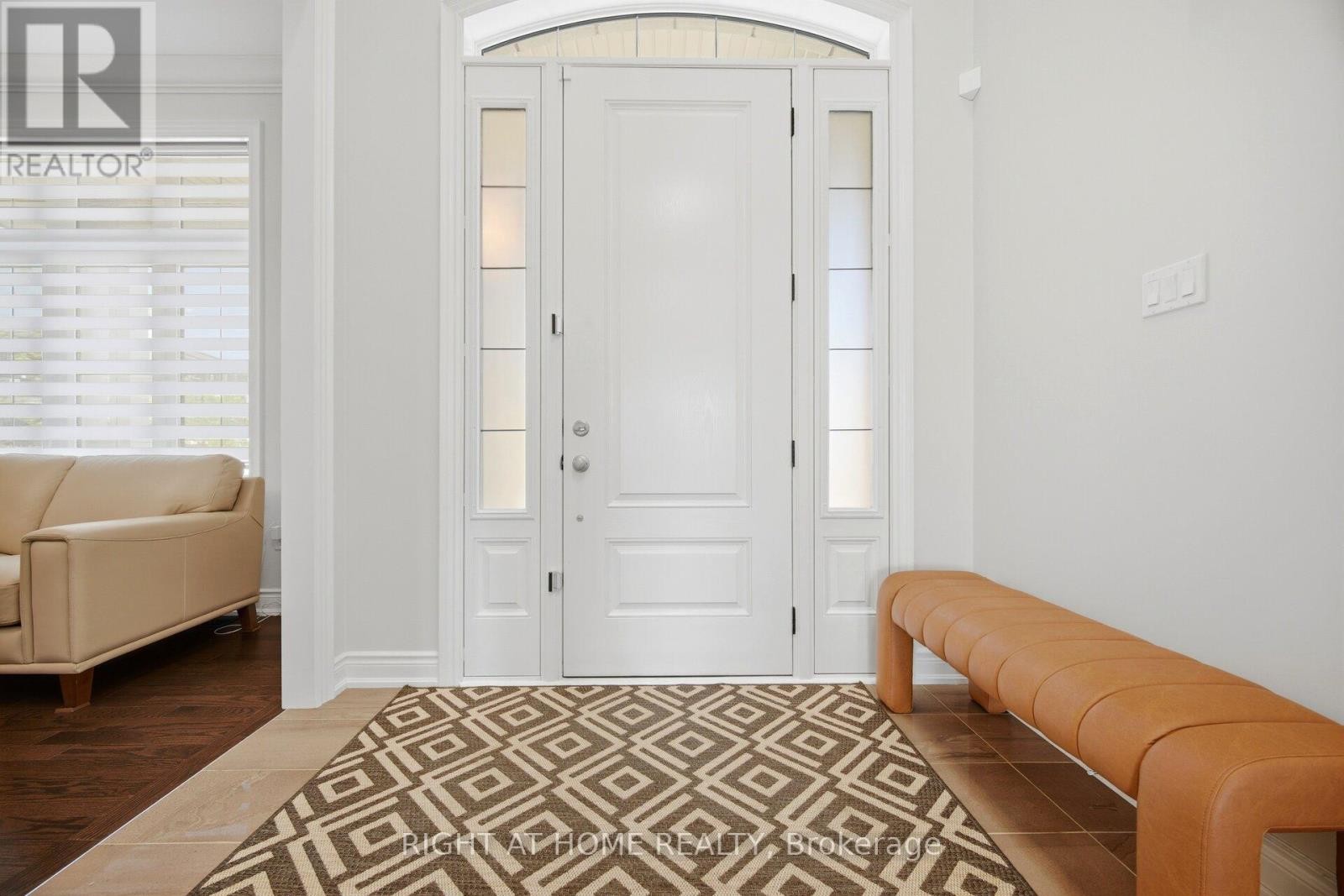 












17 LACROSSE TRAIL

,
Vaughan (Kleinburg),




Ontario
L4H4S7

