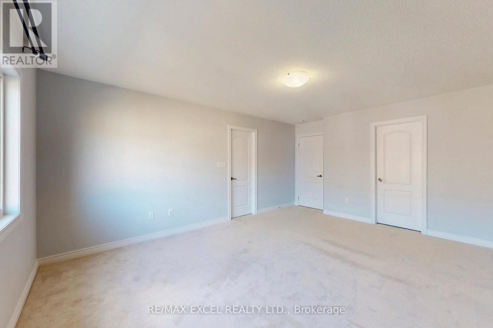 












14 TWINFLOWER LANE

,
Richmond Hill (Oak Ridges Lake Wilcox),




Ontario
L4E1E7


