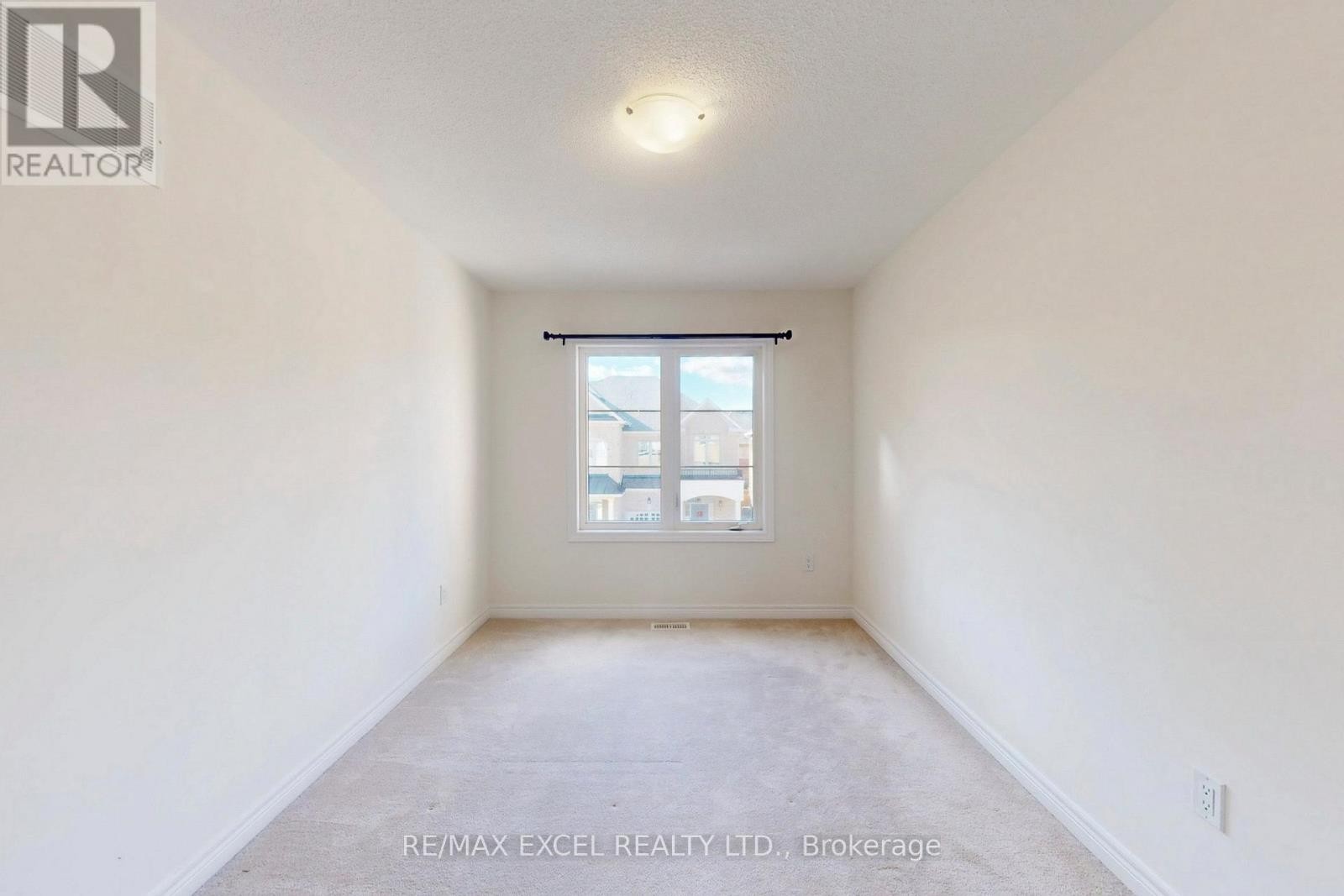 












14 TWINFLOWER LANE

,
Richmond Hill (Oak Ridges Lake Wilcox),




Ontario
L4E1E7

