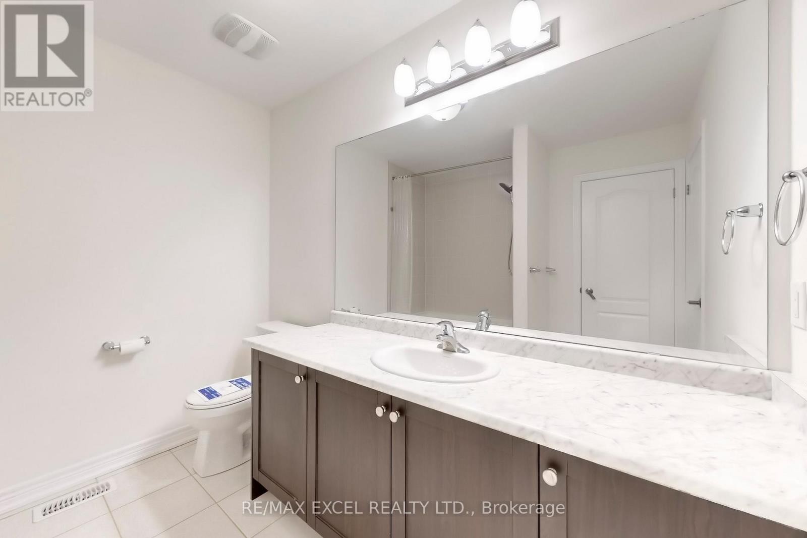 












14 TWINFLOWER LANE

,
Richmond Hill (Oak Ridges Lake Wilcox),




Ontario
L4E1E7

