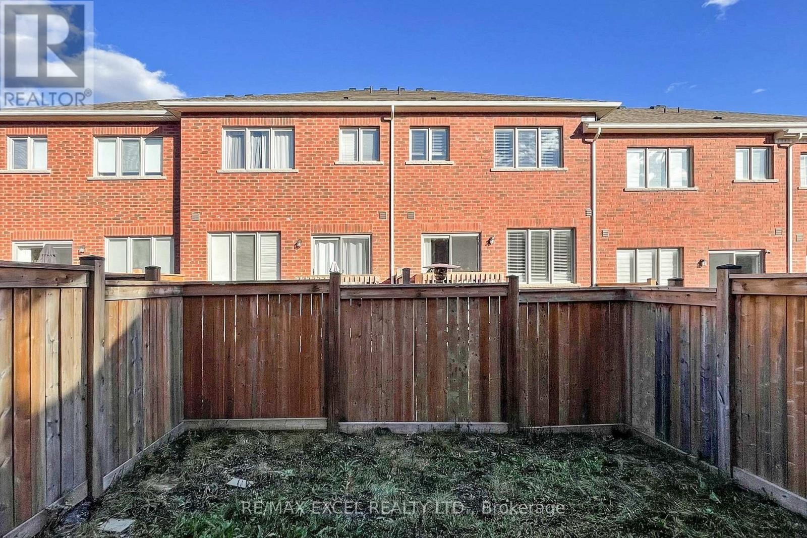 












14 TWINFLOWER LANE

,
Richmond Hill (Oak Ridges Lake Wilcox),




Ontario
L4E1E7

