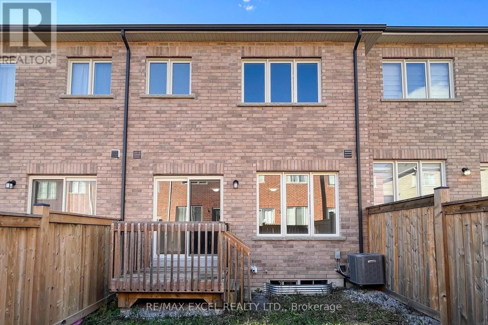 












14 TWINFLOWER LANE

,
Richmond Hill (Oak Ridges Lake Wilcox),




Ontario
L4E1E7

