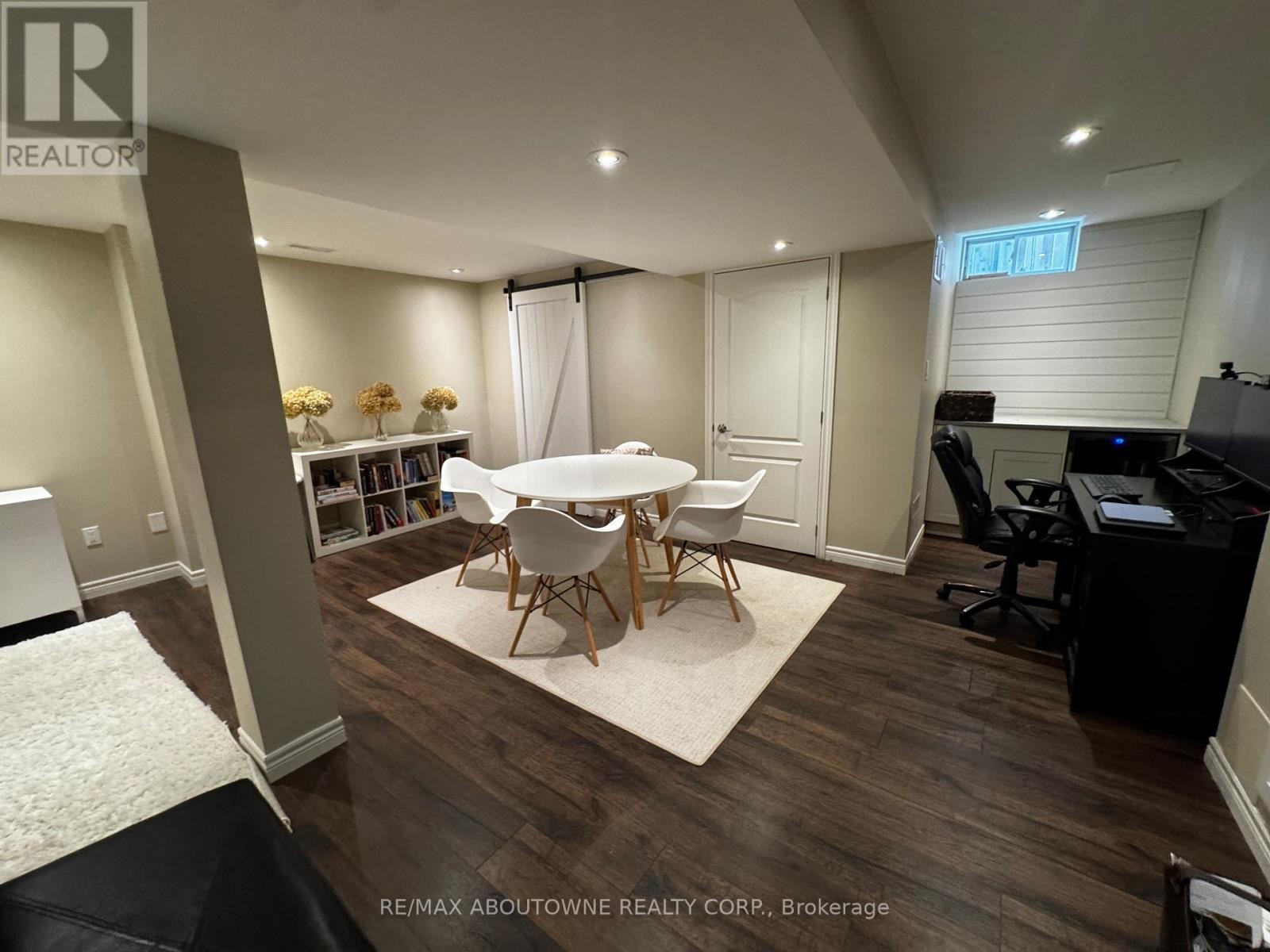 












85 EARL STEWART DRIVE

,
Aurora (Bayview Wellington),




Ontario
L4G7P4


