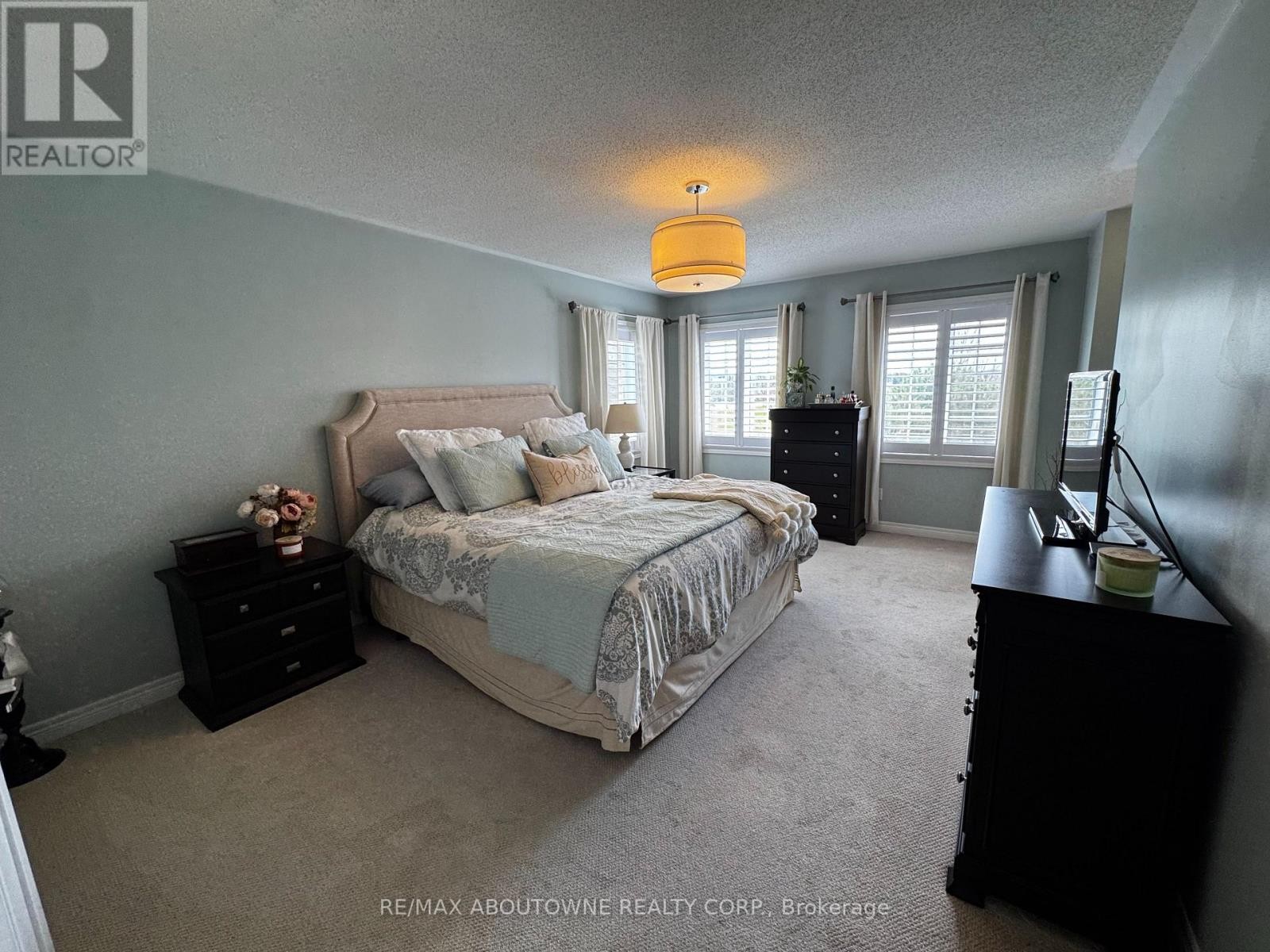 












85 EARL STEWART DRIVE

,
Aurora (Bayview Wellington),




Ontario
L4G7P4

