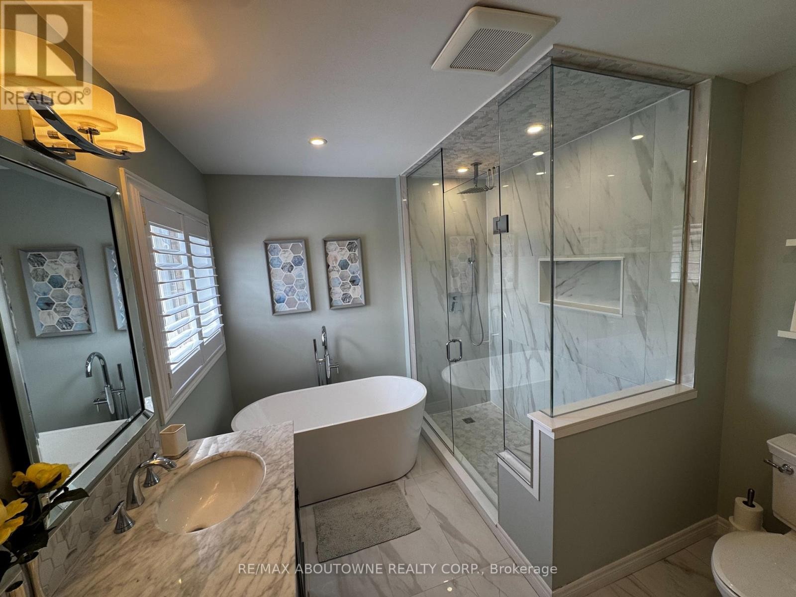 












85 EARL STEWART DRIVE

,
Aurora (Bayview Wellington),




Ontario
L4G7P4

