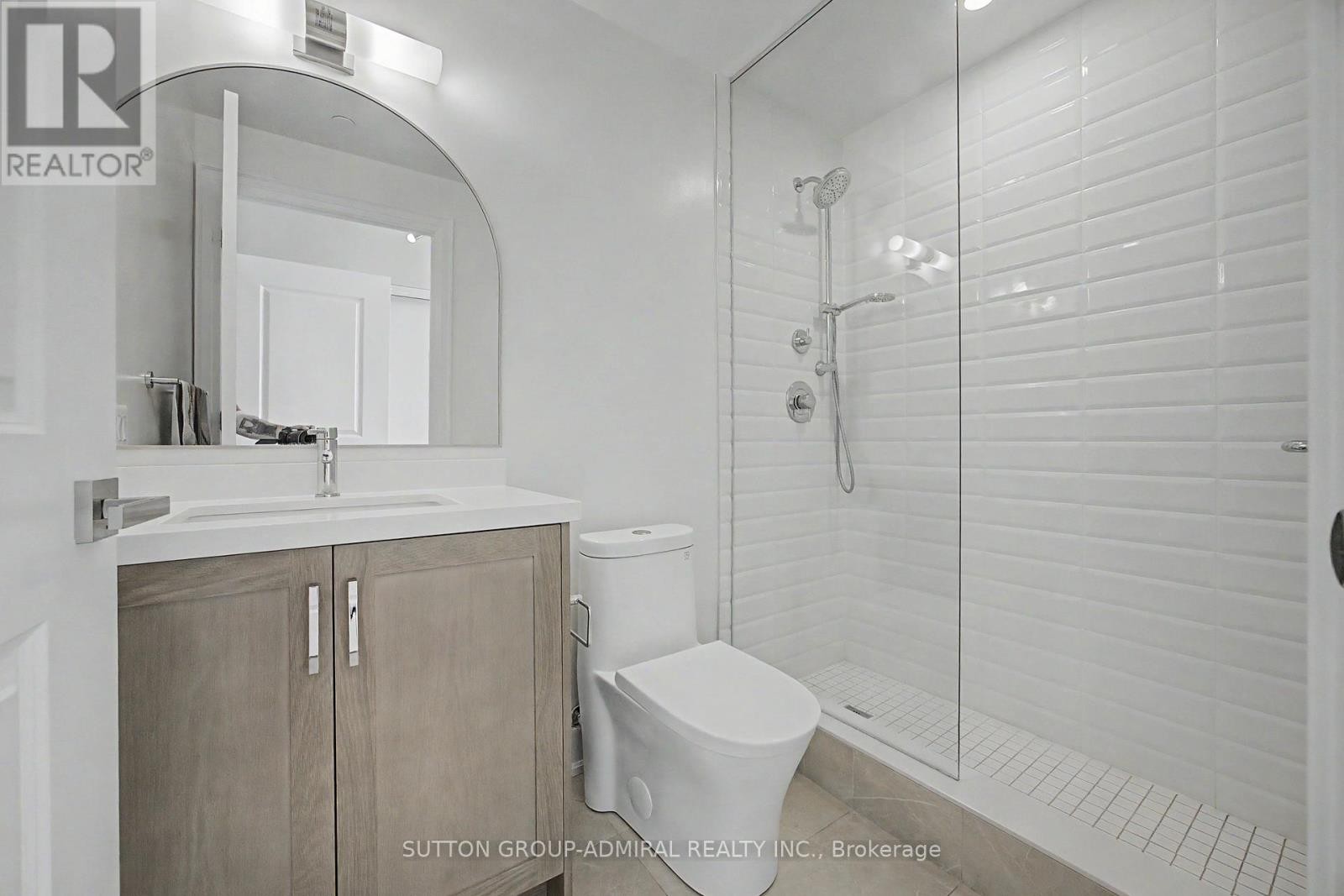 












1502 - 10 GATINEAU DRIVE

,
Vaughan (Beverley Glen),




Ontario
L4J0L2

