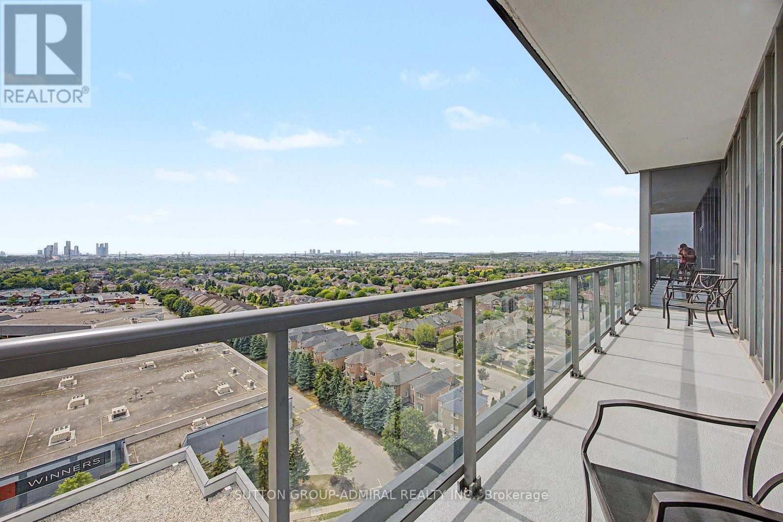 












1502 - 10 GATINEAU DRIVE

,
Vaughan (Beverley Glen),




Ontario
L4J0L2

