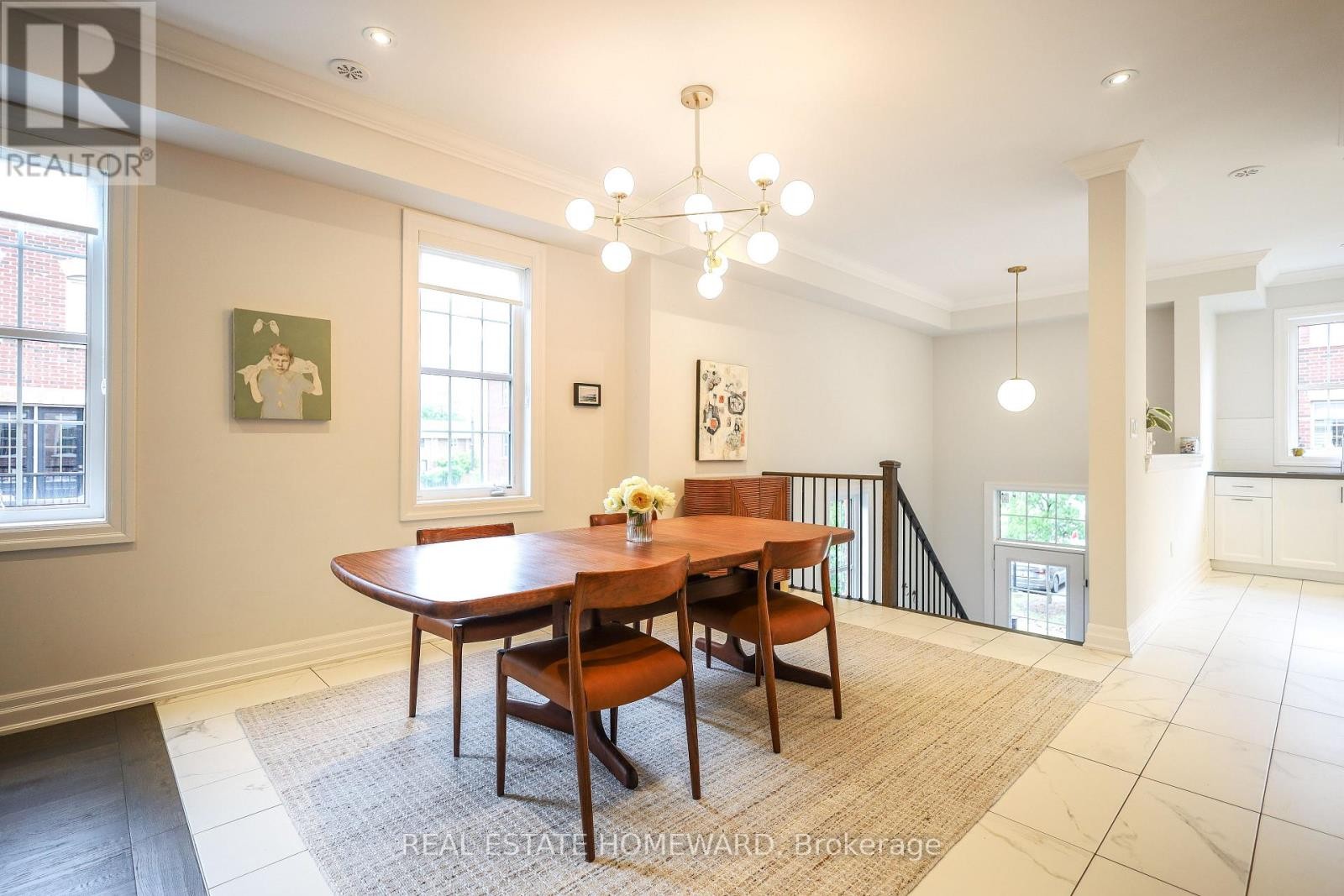 












1 SAINT JULIEN COURT

,
Vaughan (Maple),




Ontario
L6A5B2

