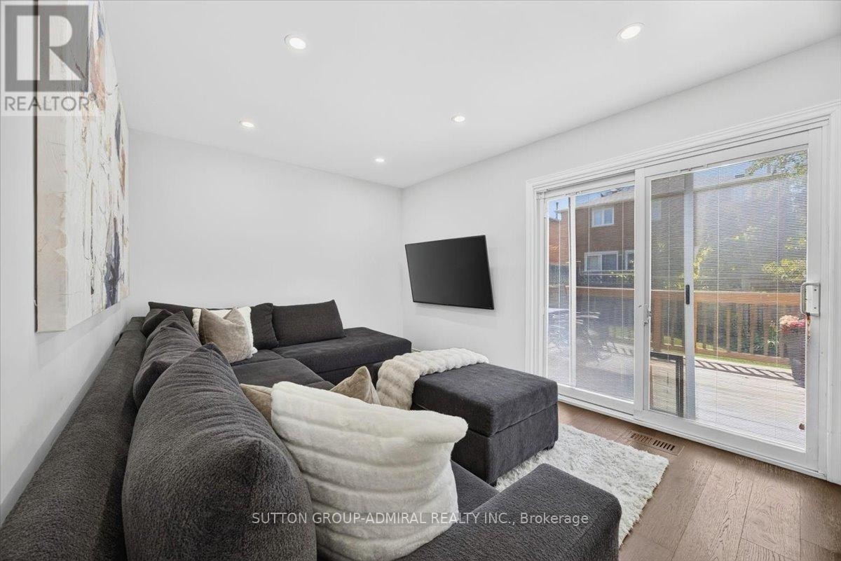 












415 HIGHCLIFFE DRIVE

,
Vaughan (Uplands),




Ontario
L4J7M8

