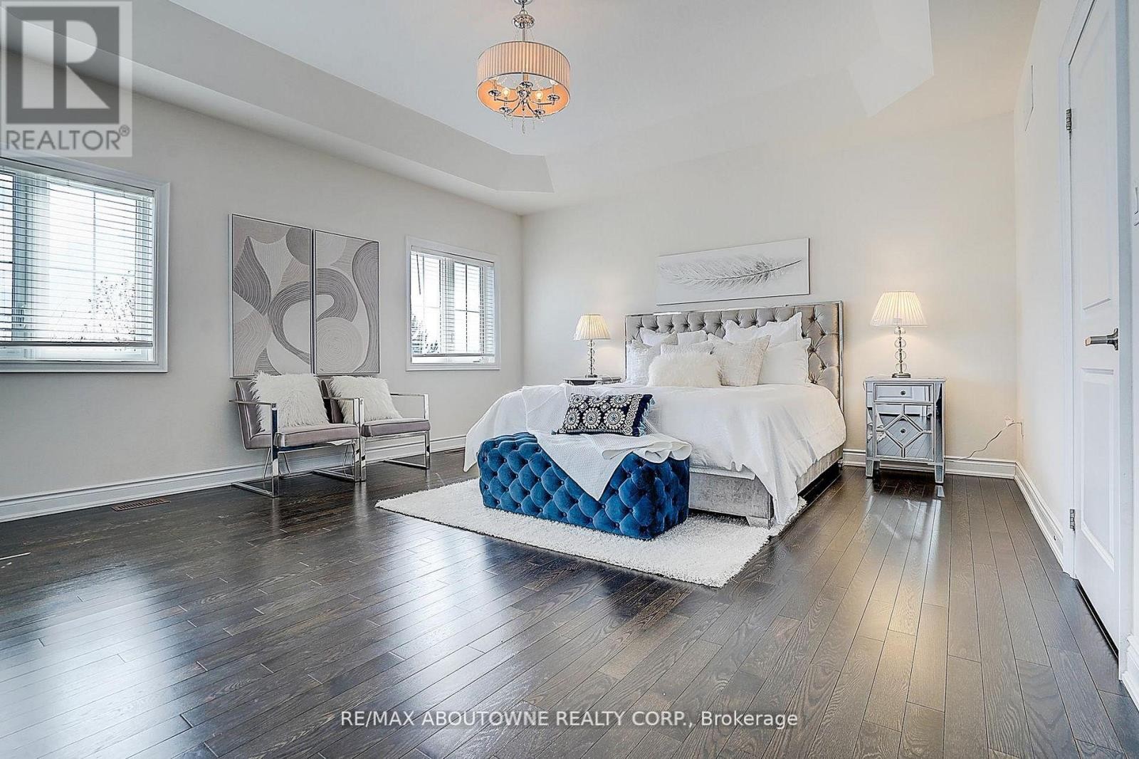 












16 GRACEDALE DRIVE

,
Richmond Hill (Westbrook),




Ontario
L4C0Y3

