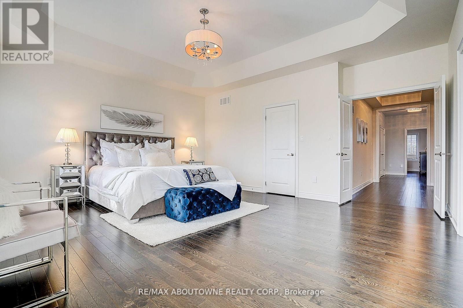 












16 GRACEDALE DRIVE

,
Richmond Hill (Westbrook),




Ontario
L4C0Y3

