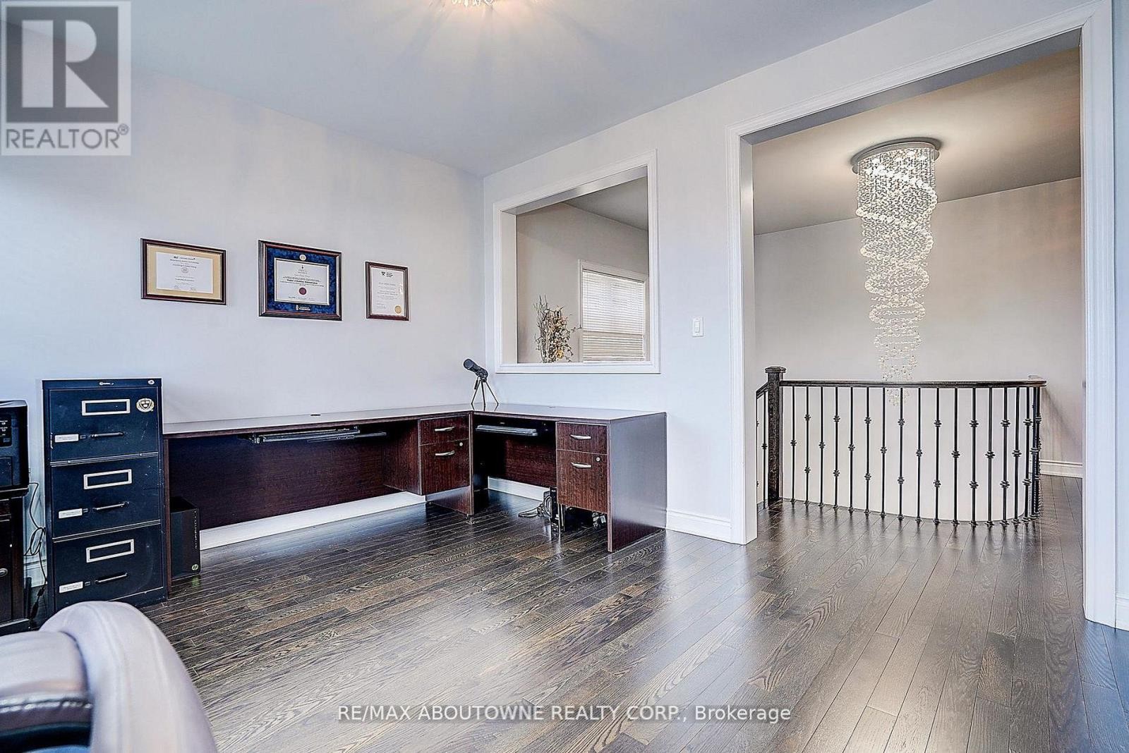 












16 GRACEDALE DRIVE

,
Richmond Hill (Westbrook),




Ontario
L4C0Y3

