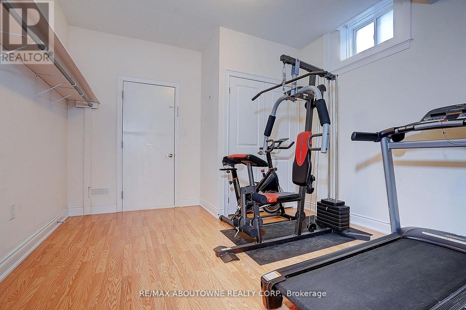 












16 GRACEDALE DRIVE

,
Richmond Hill (Westbrook),




Ontario
L4C0Y3

