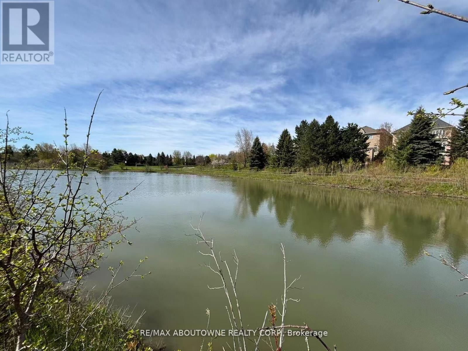 












16 GRACEDALE DRIVE

,
Richmond Hill (Westbrook),




Ontario
L4C0Y3

