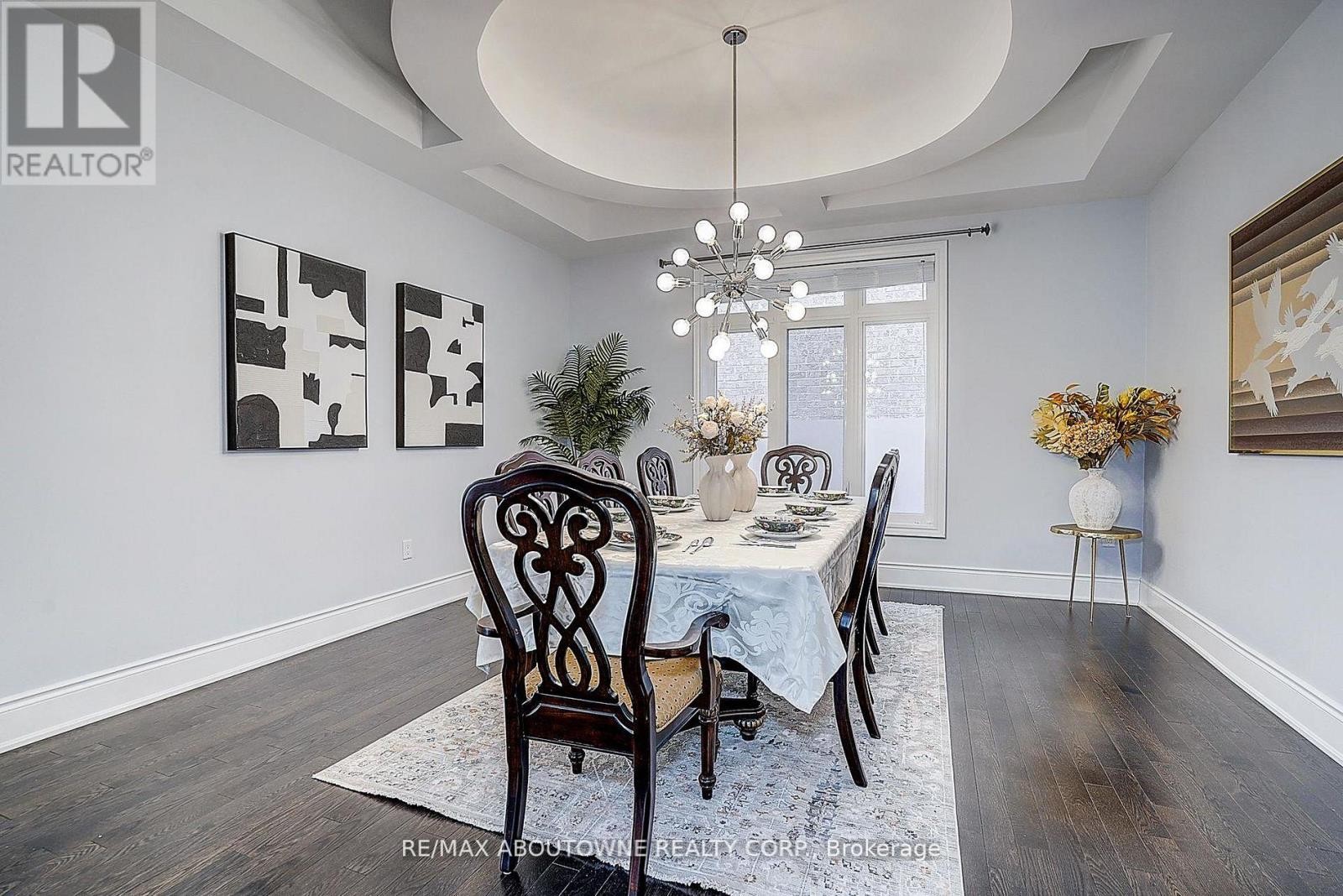 












16 GRACEDALE DRIVE

,
Richmond Hill (Westbrook),




Ontario
L4C0Y3


