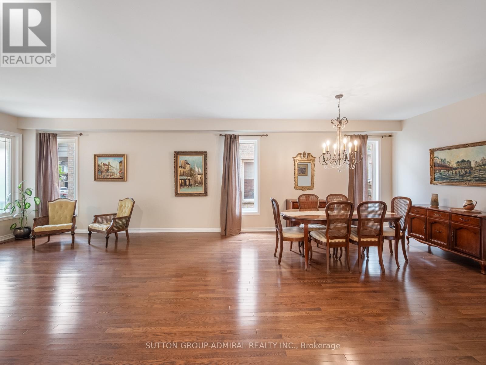 












23 KERR LANE

,
Aurora,




Ontario
L4G0E5

