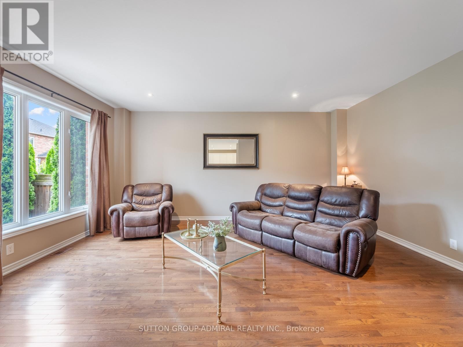 












23 KERR LANE

,
Aurora,




Ontario
L4G0E5

