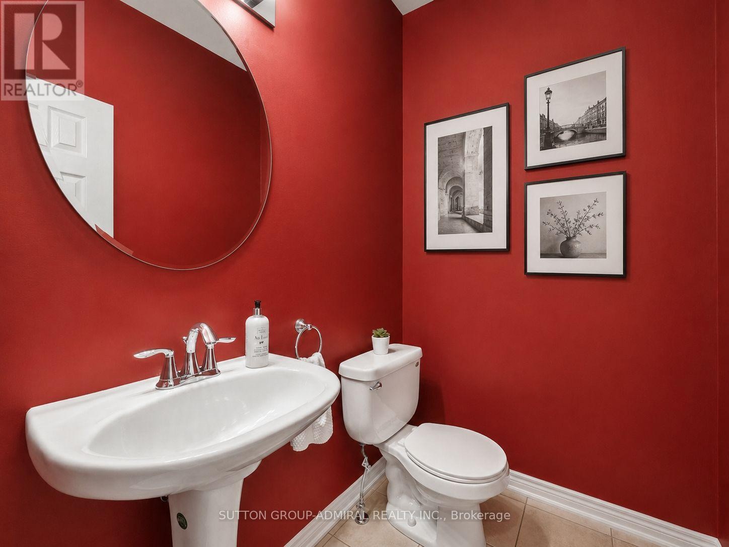 












23 KERR LANE

,
Aurora,




Ontario
L4G0E5

