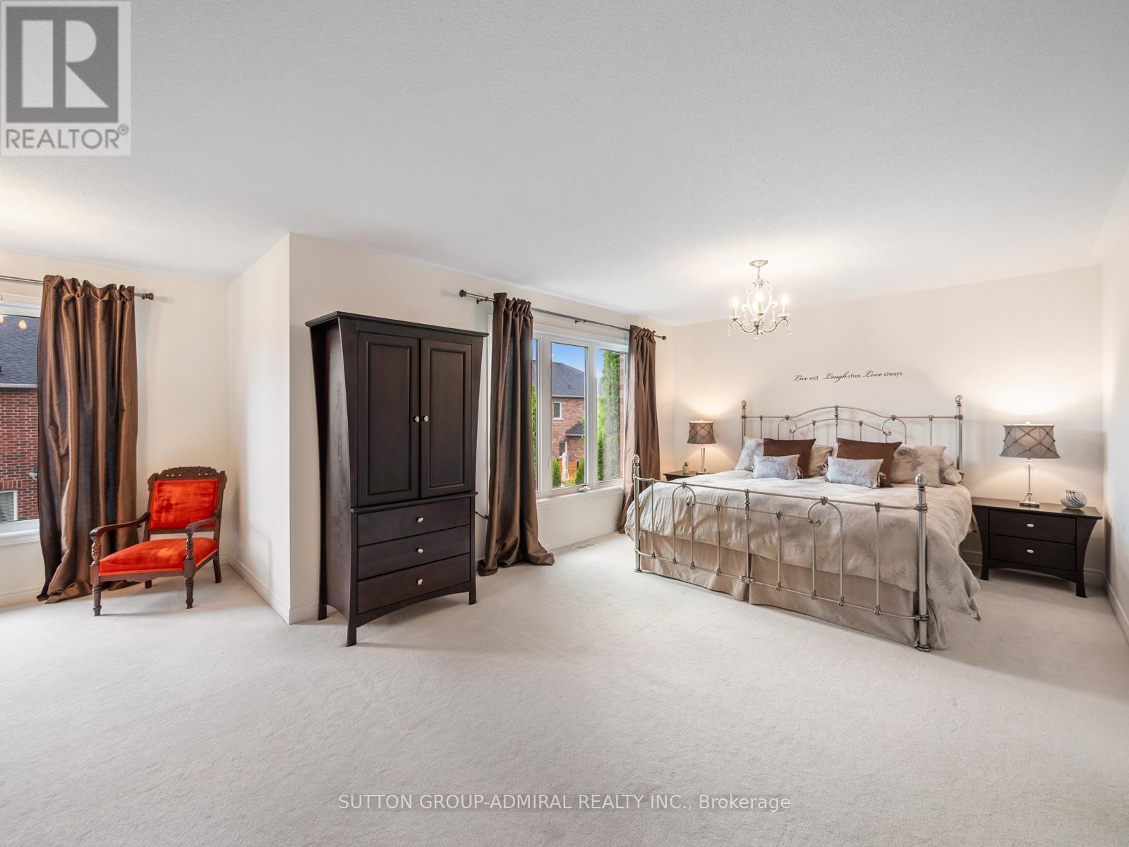 












23 KERR LANE

,
Aurora,




Ontario
L4G0E5

