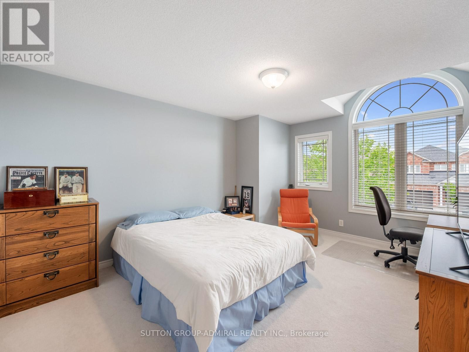 












23 KERR LANE

,
Aurora,




Ontario
L4G0E5

