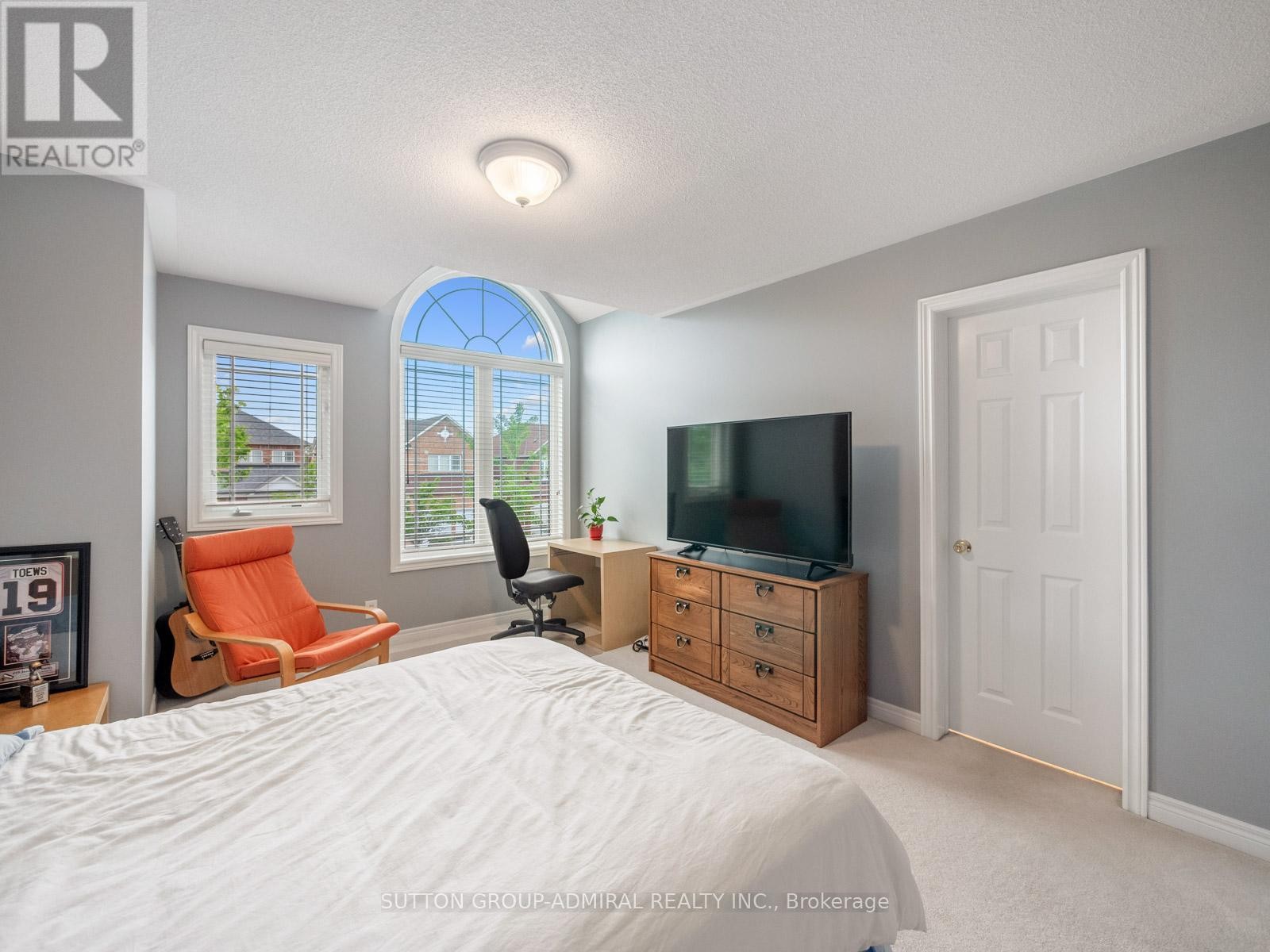 












23 KERR LANE

,
Aurora,




Ontario
L4G0E5

