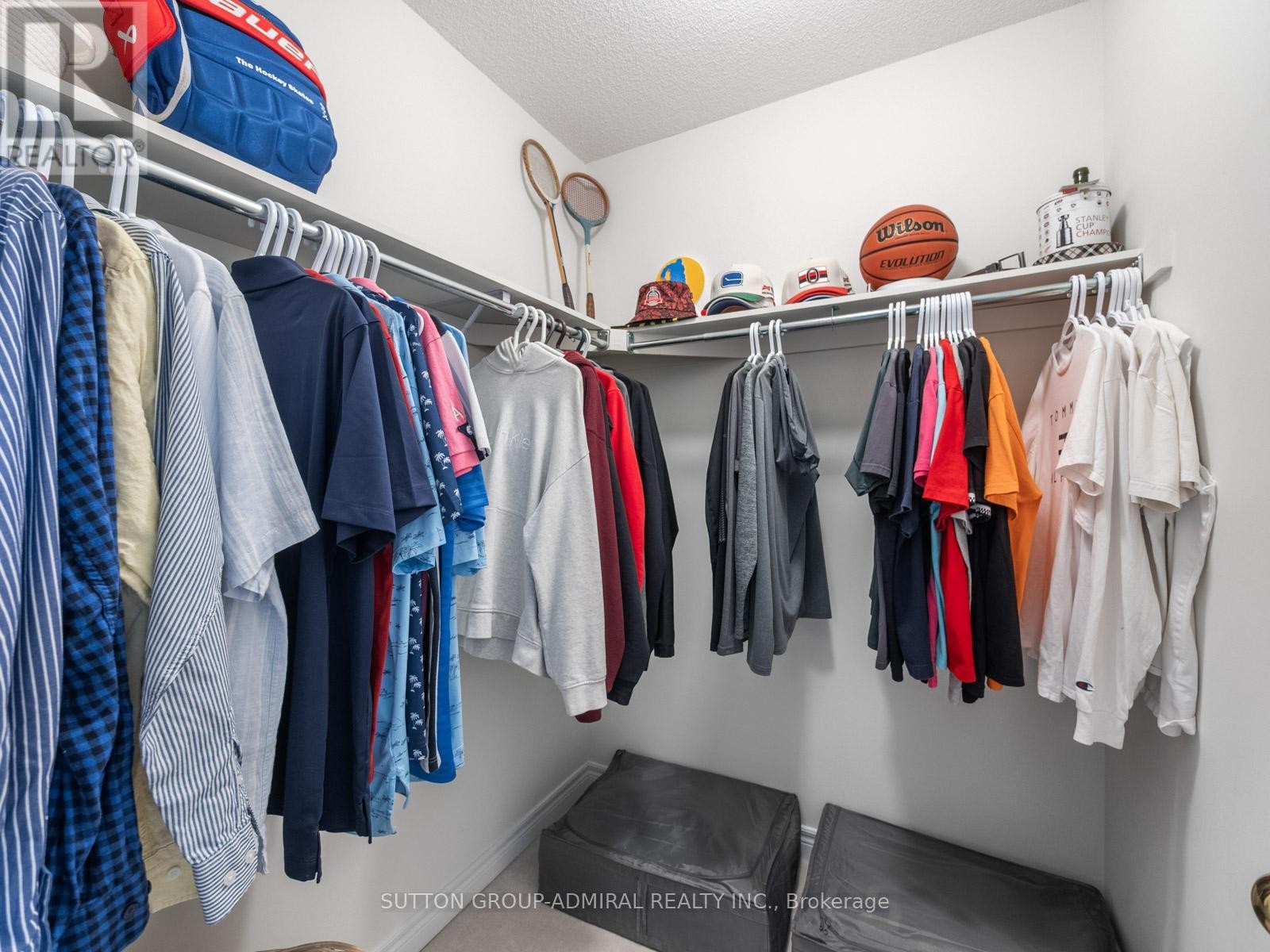 












23 KERR LANE

,
Aurora,




Ontario
L4G0E5

