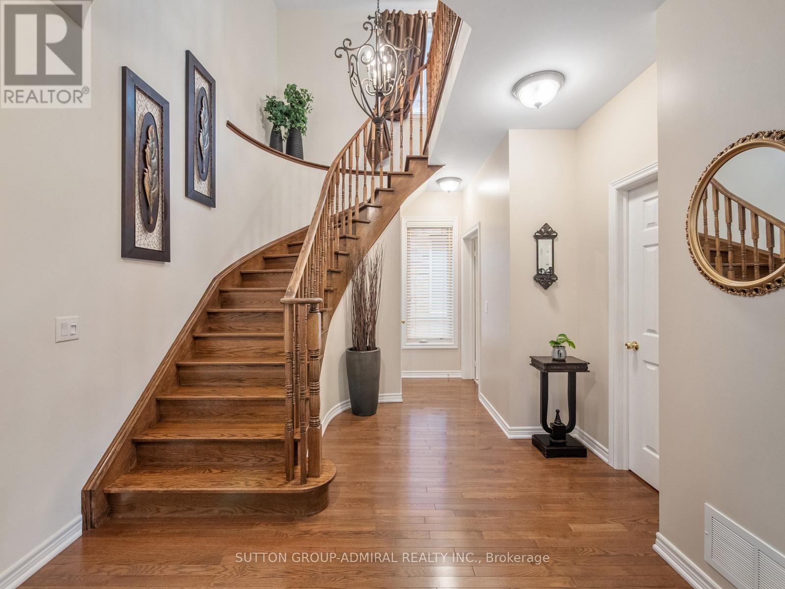 












23 KERR LANE

,
Aurora,




Ontario
L4G0E5

