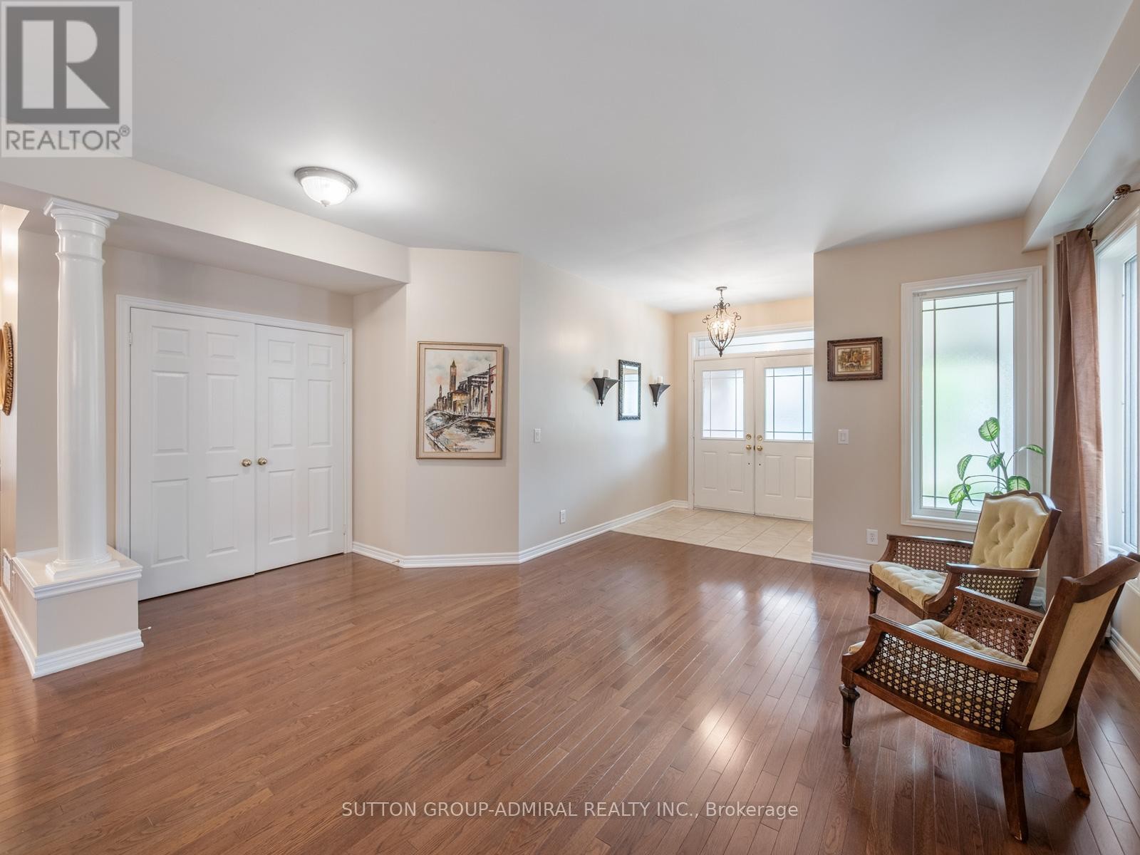 












23 KERR LANE

,
Aurora,




Ontario
L4G0E5

